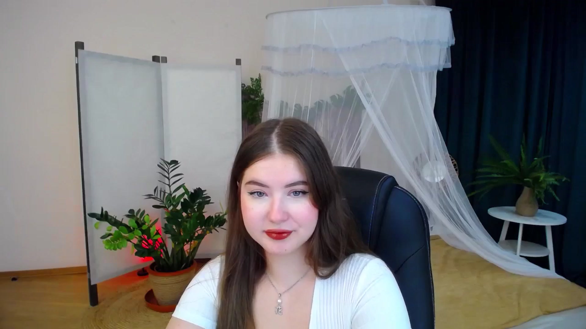 Gallery image thumbnail from AdmireMyEyes's myfreecams stream on, 10/07/2024, 19:47 image 8 of 20