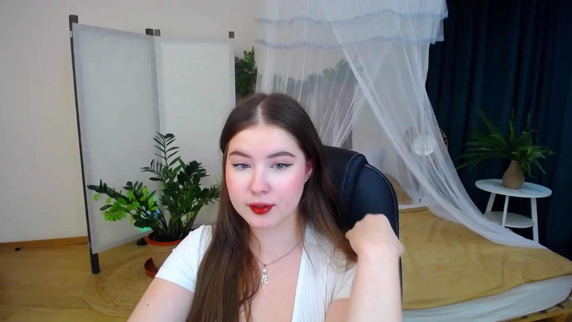 Gallery image thumbnail from AdmireMyEyes's myfreecams stream on, 10/07/2024, 21:10 image 5 of 20