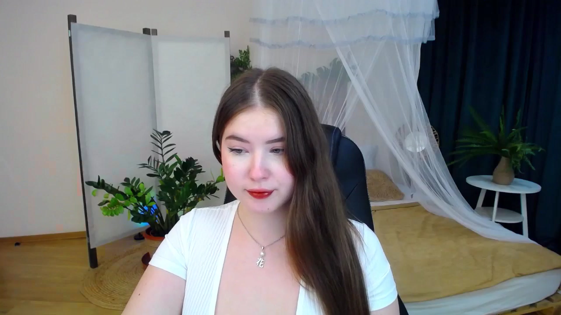 Gallery image thumbnail from AdmireMyEyes's myfreecams stream on, 10/07/2024, 21:10 image 2 of 20