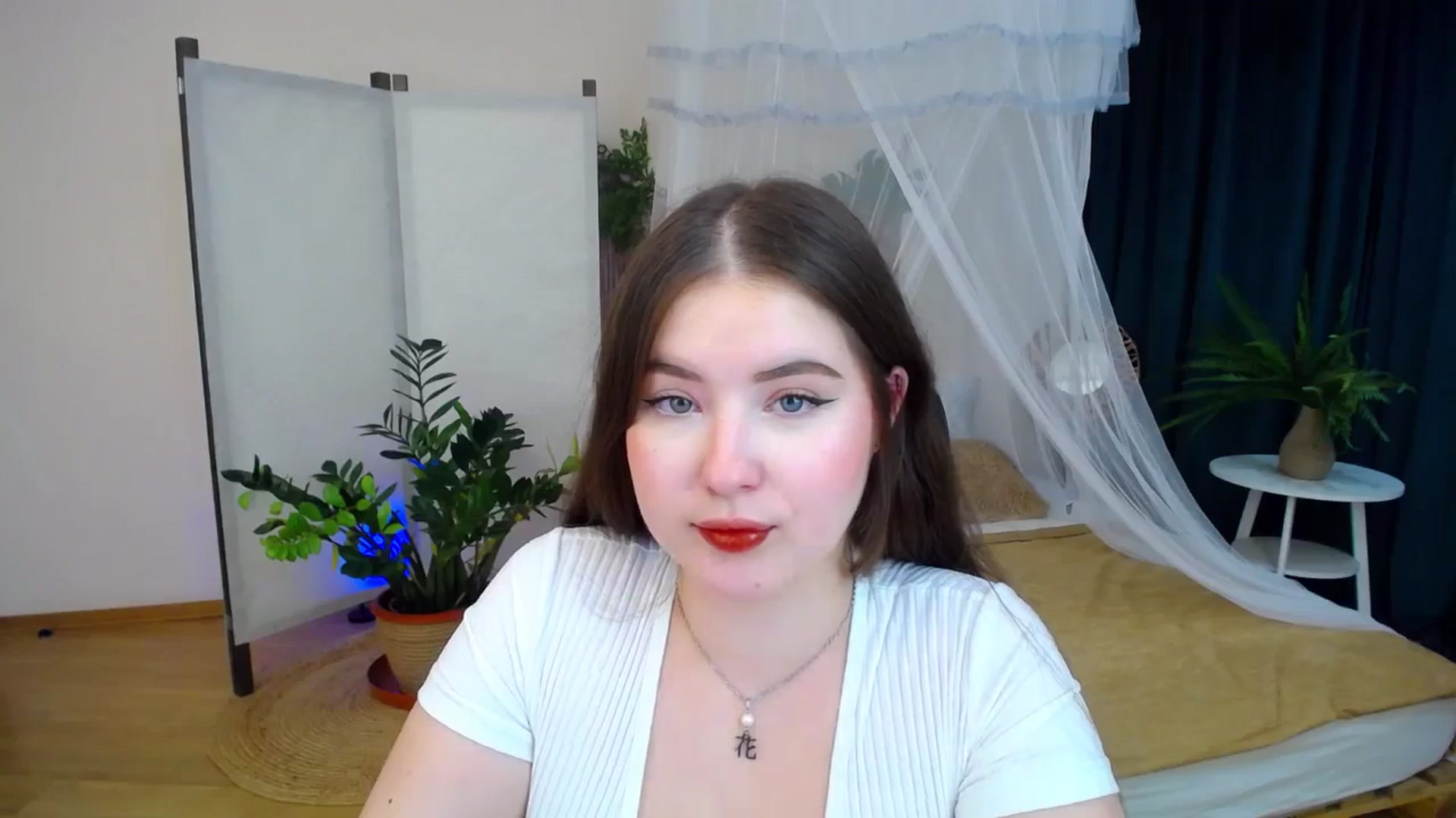 Gallery image thumbnail from AdmireMyEyes's myfreecams stream on, 10/07/2024, 21:10 image 3 of 20