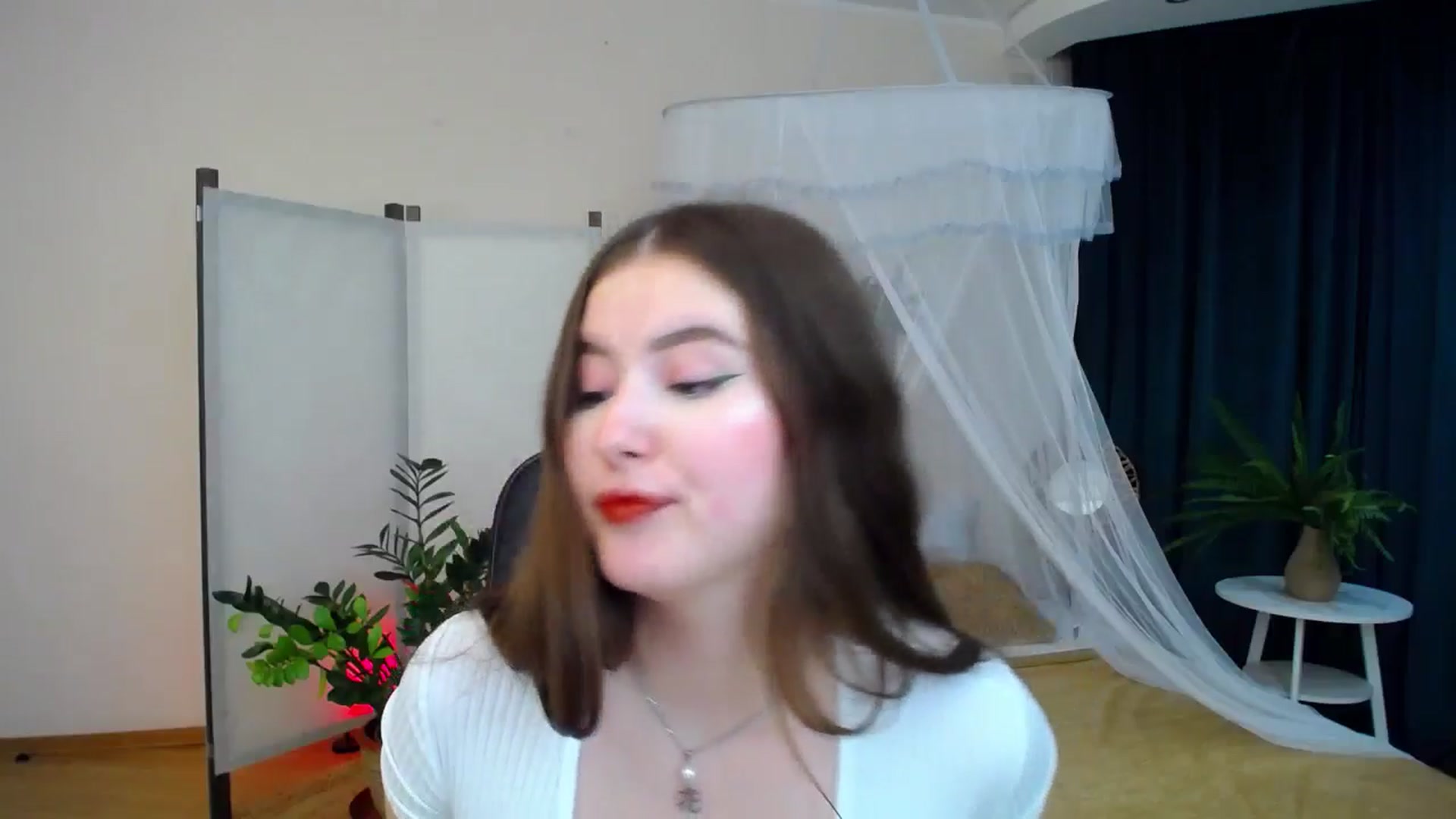 Gallery image thumbnail from AdmireMyEyes's myfreecams stream on, 10/07/2024, 21:10 image 10 of 20