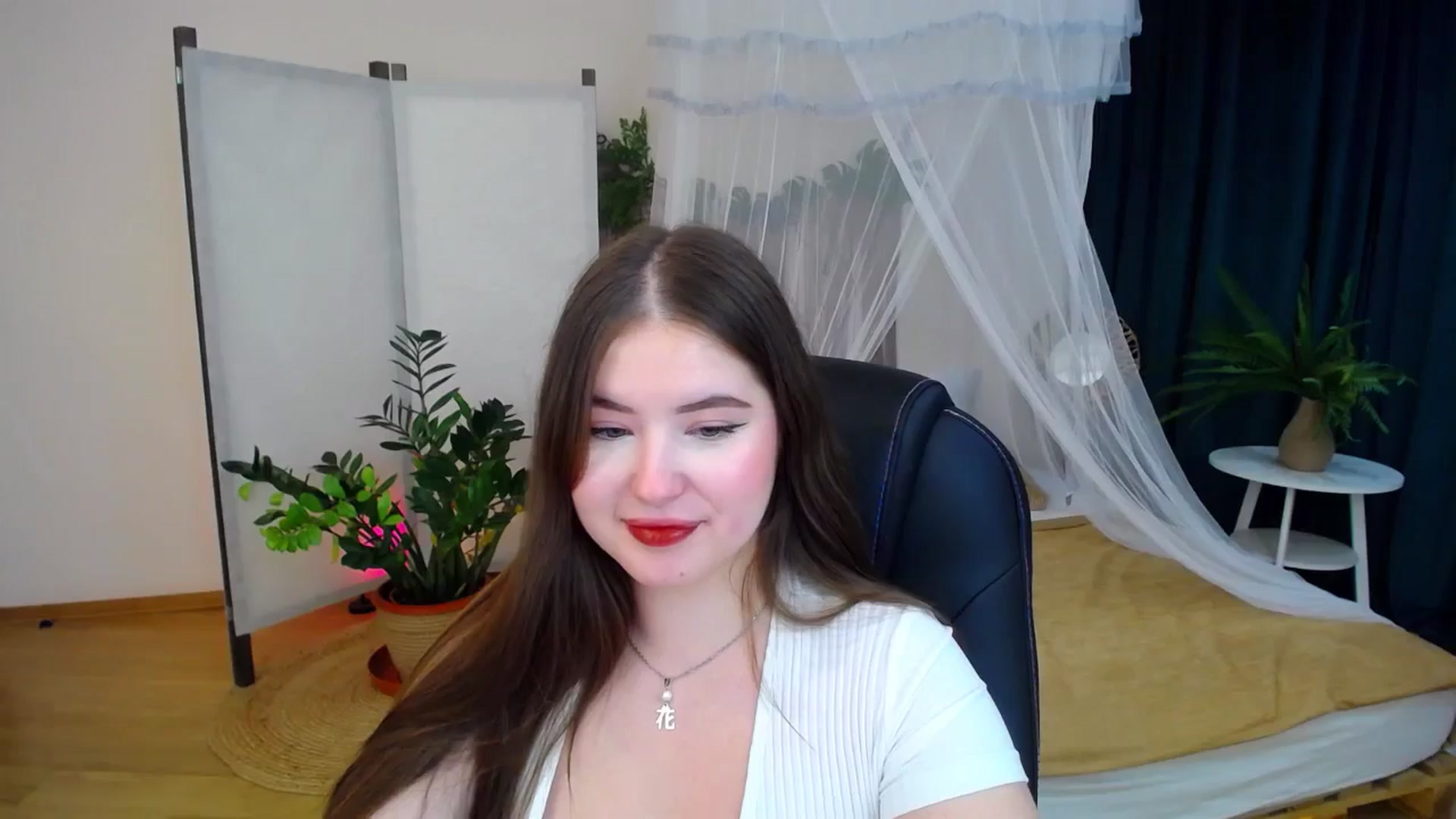 Gallery image thumbnail from AdmireMyEyes's myfreecams stream on, 10/07/2024, 21:10 image 13 of 20