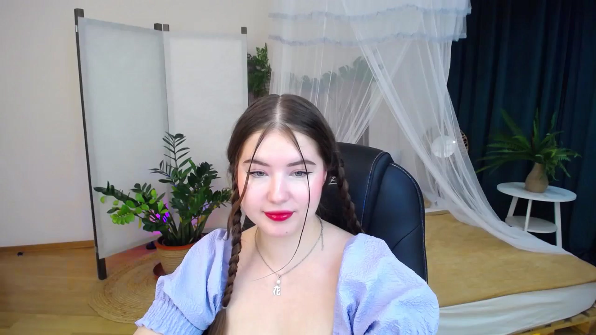 Gallery image thumbnail from AdmireMyEyes's myfreecams stream on, 10/08/2024, 19:17 image 20 of 20