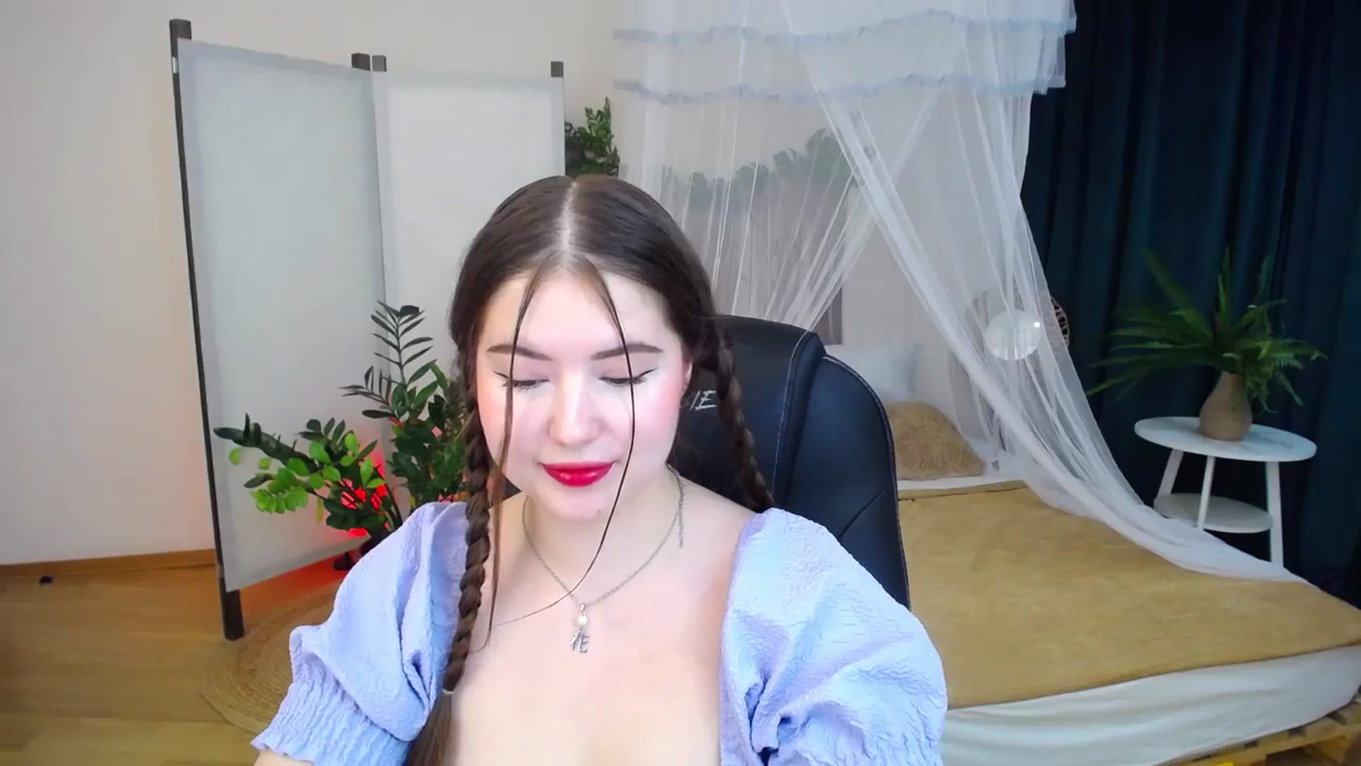 Gallery image thumbnail from AdmireMyEyes's myfreecams stream on, 10/08/2024, 19:17 image 19 of 20
