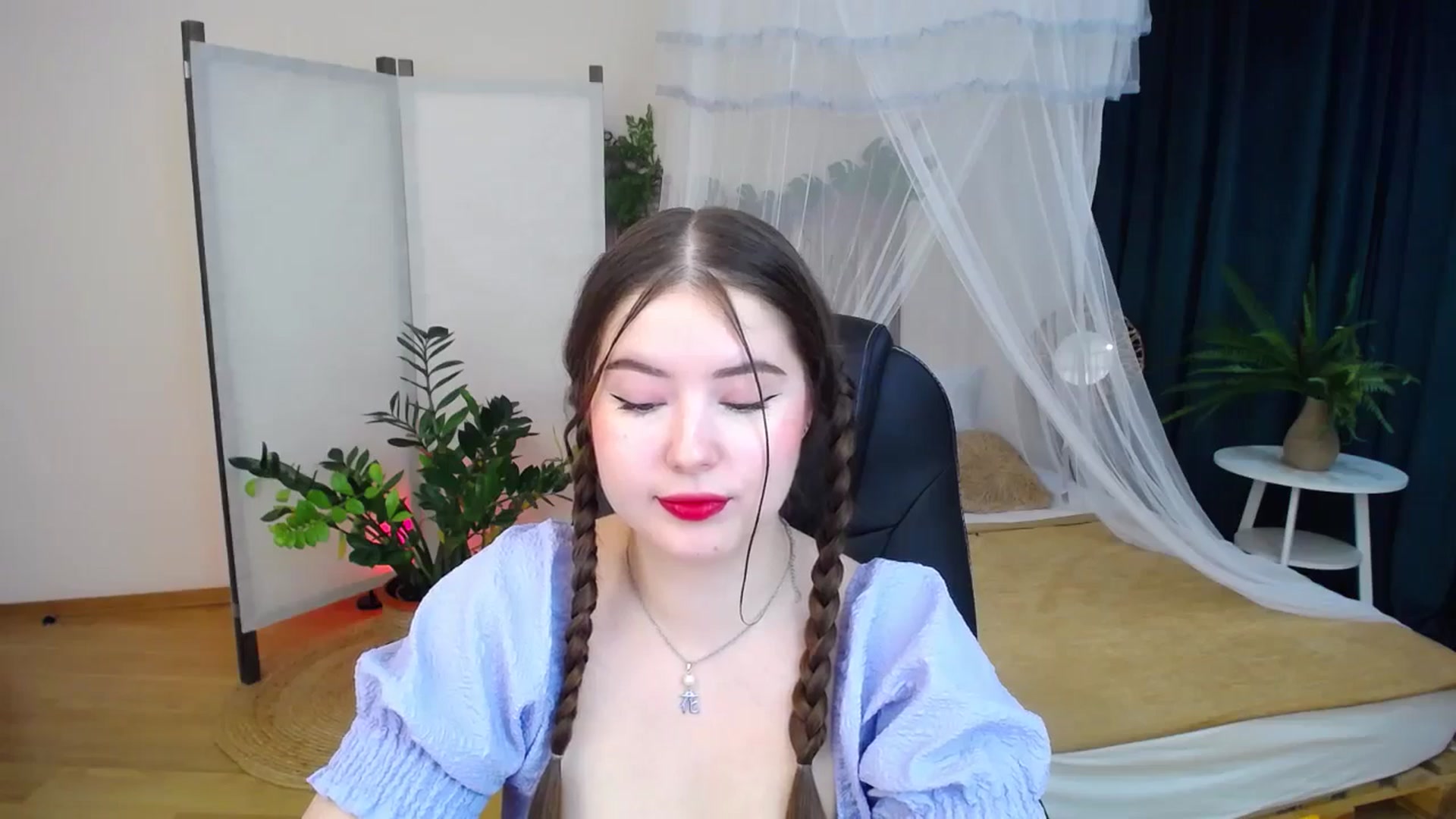 Gallery image thumbnail from AdmireMyEyes's myfreecams stream on, 10/08/2024, 19:17 image 17 of 20