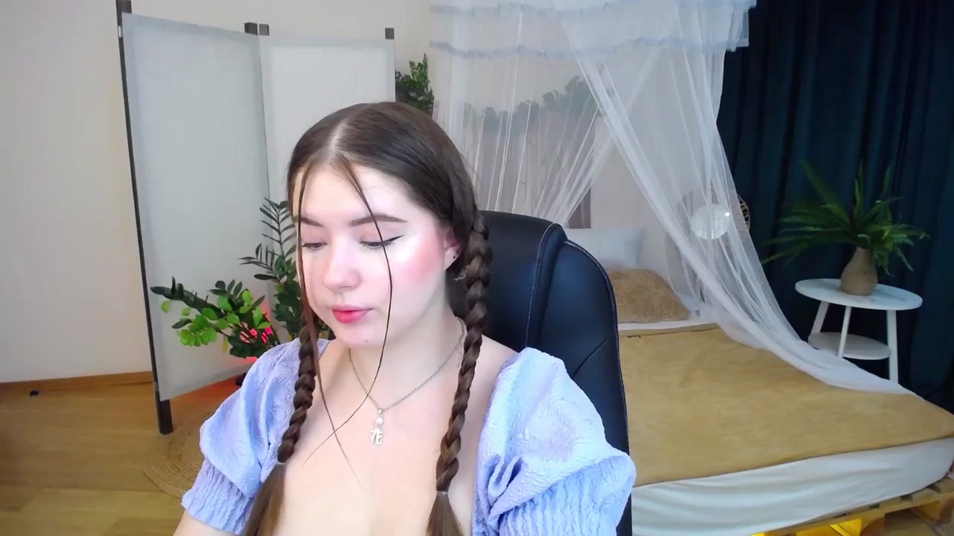 Gallery image thumbnail from AdmireMyEyes's myfreecams stream on, 10/08/2024, 19:17 image 2 of 20
