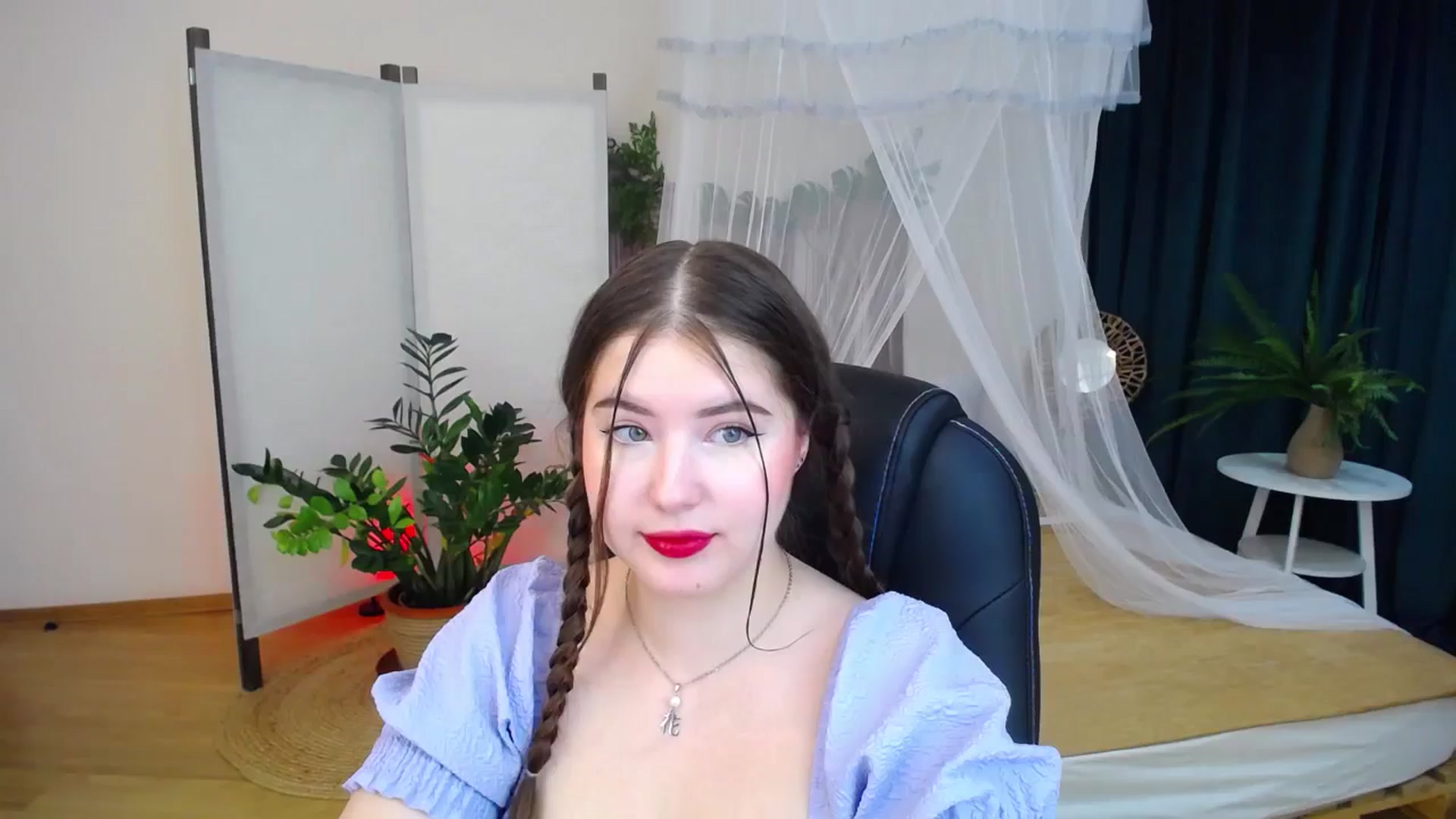 Gallery image thumbnail from AdmireMyEyes's myfreecams stream on, 10/08/2024, 20:34 image 1 of 20