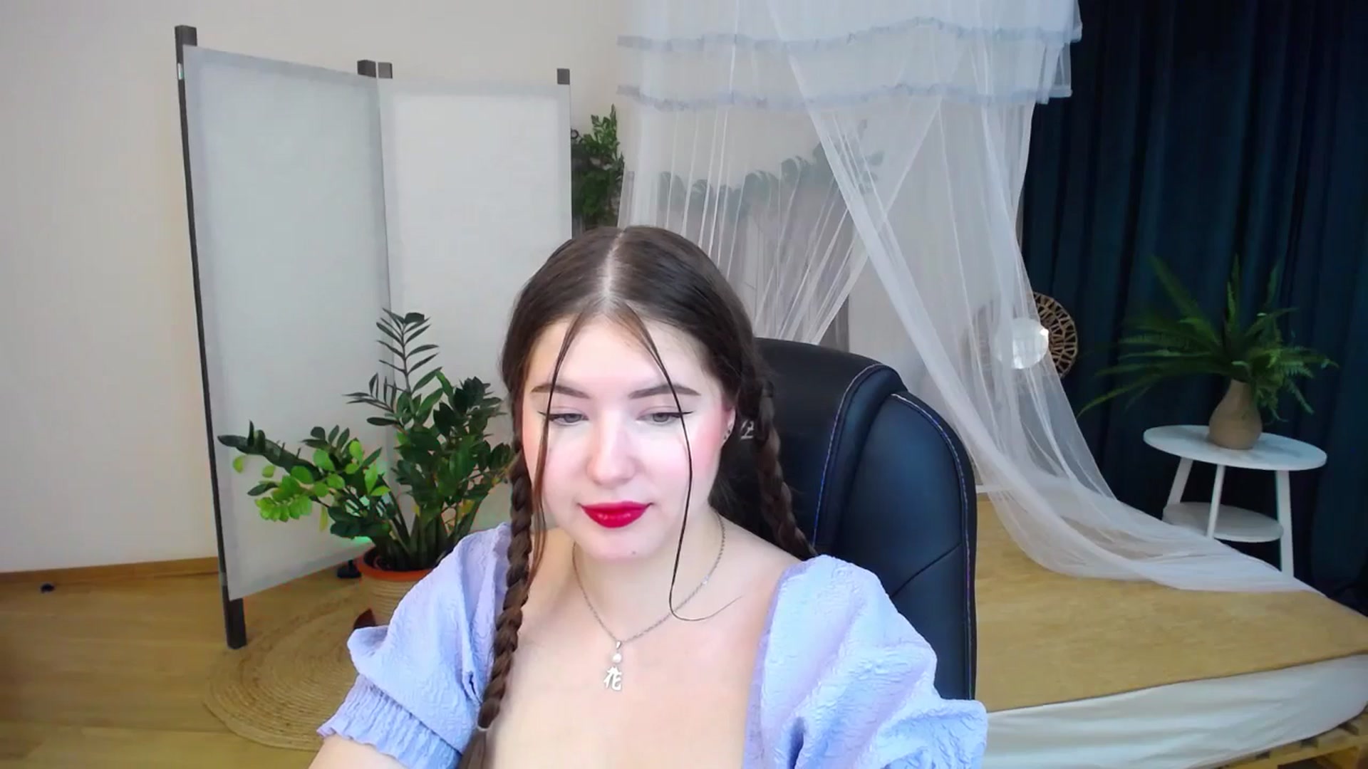 Gallery image thumbnail from AdmireMyEyes's myfreecams stream on, 10/08/2024, 20:34 image 2 of 20
