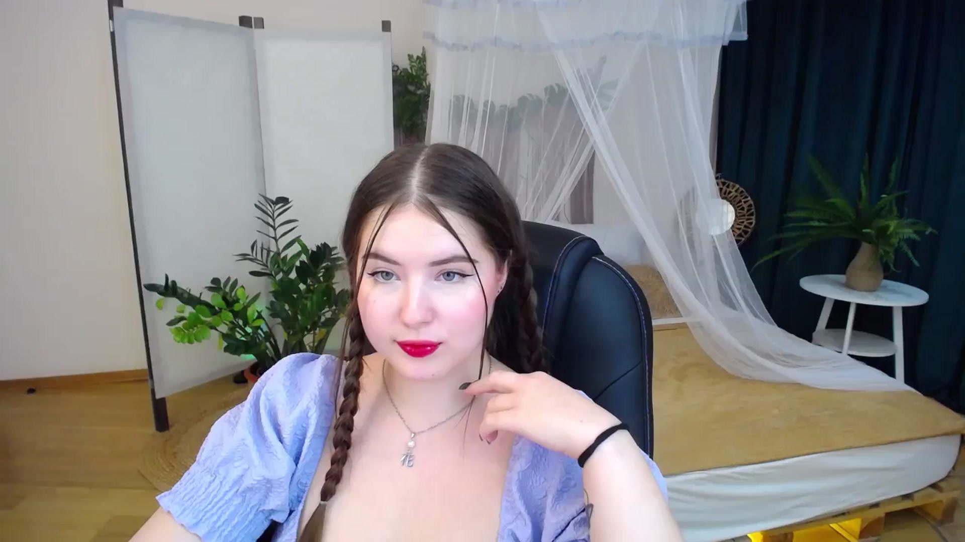 Gallery image thumbnail from AdmireMyEyes's myfreecams stream on, 10/09/2024, 24:47 image 6 of 20