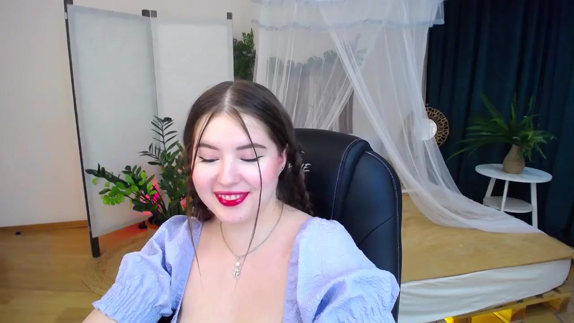 Gallery image thumbnail from AdmireMyEyes's myfreecams stream on, 10/09/2024, 24:47 image 9 of 20