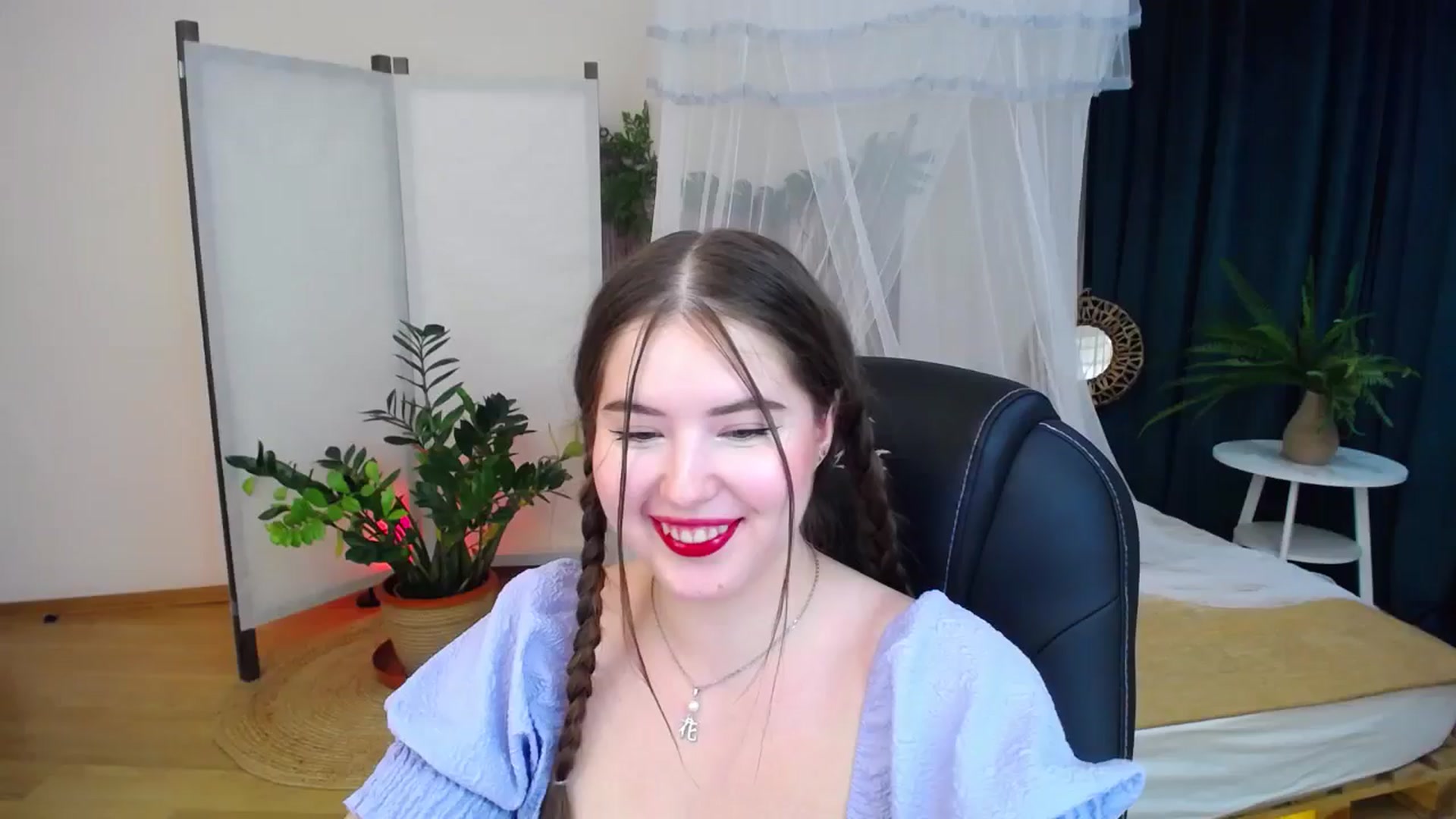 Gallery image thumbnail from AdmireMyEyes's myfreecams stream on, 10/09/2024, 01:39 image 1 of 20