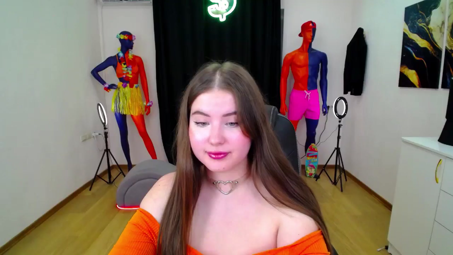 Gallery image thumbnail from AdmireMyEyes's myfreecams stream on, 10/11/2024, 10:57 image 5 of 20