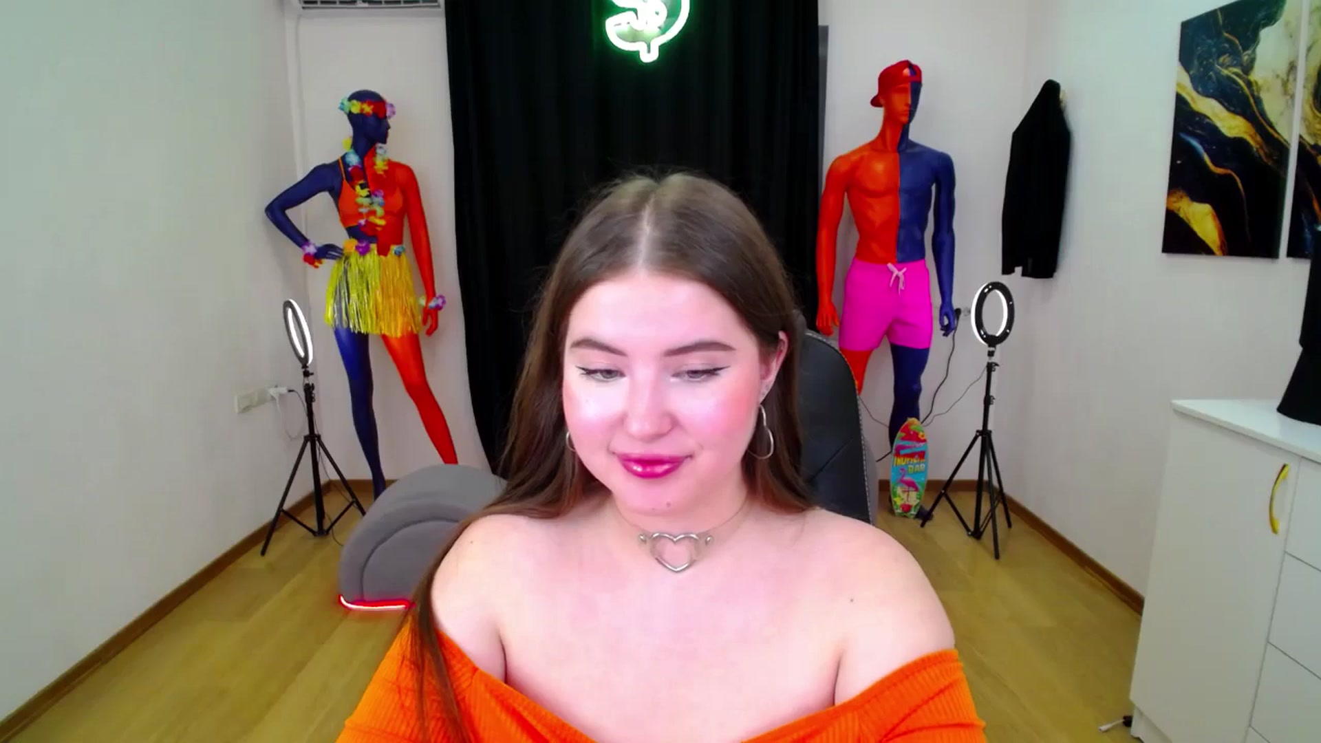 Gallery image thumbnail from AdmireMyEyes's myfreecams stream on, 10/11/2024, 10:57 image 9 of 20