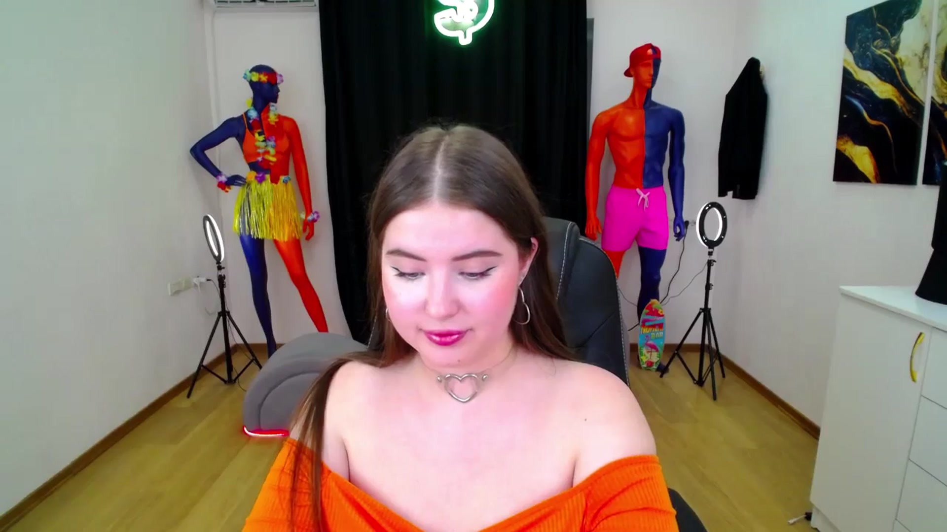 Gallery image thumbnail from AdmireMyEyes's myfreecams stream on, 10/11/2024, 10:57 image 7 of 20