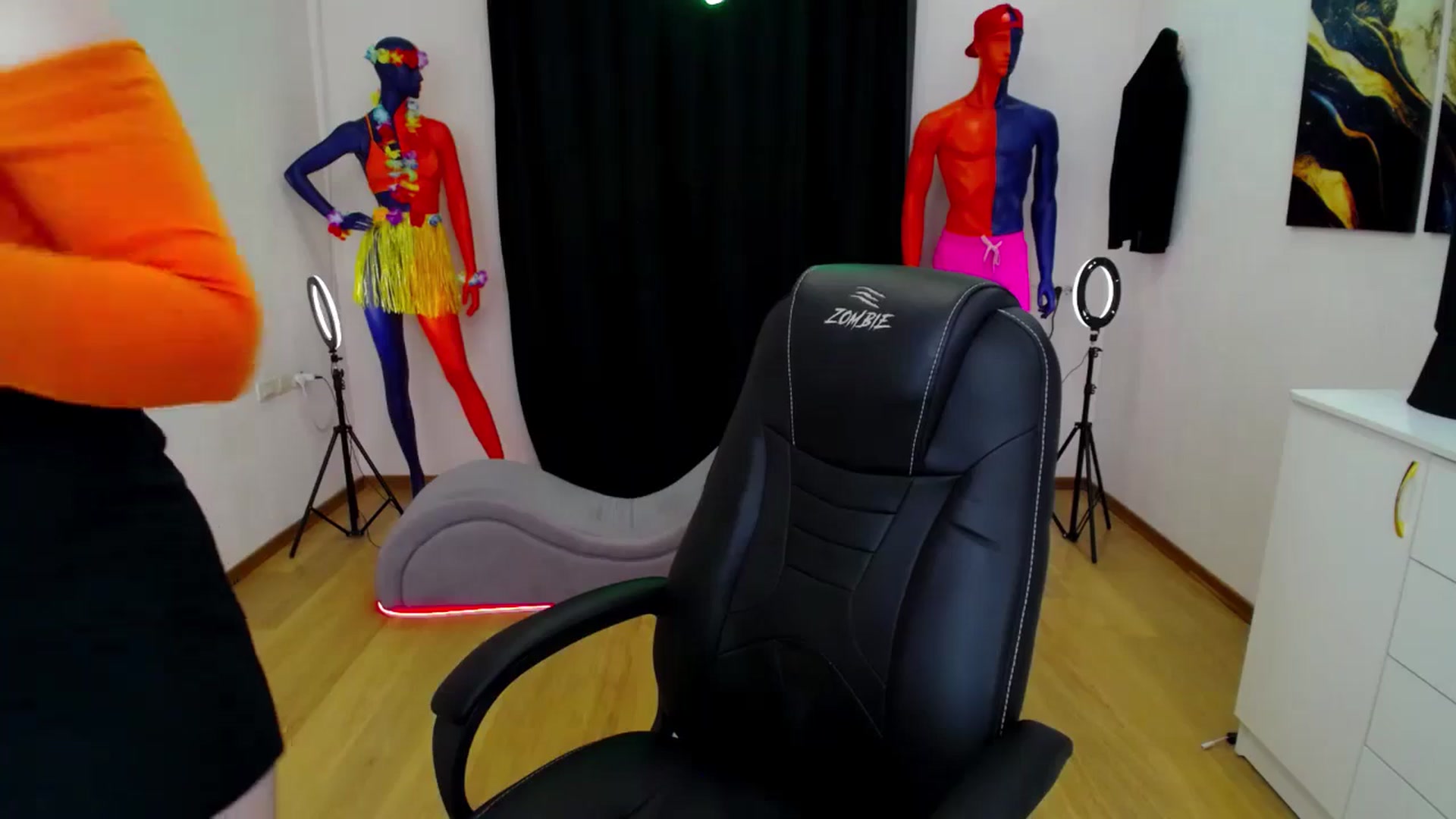Gallery image thumbnail from AdmireMyEyes's myfreecams stream on, 10/11/2024, 11:42 image 15 of 20