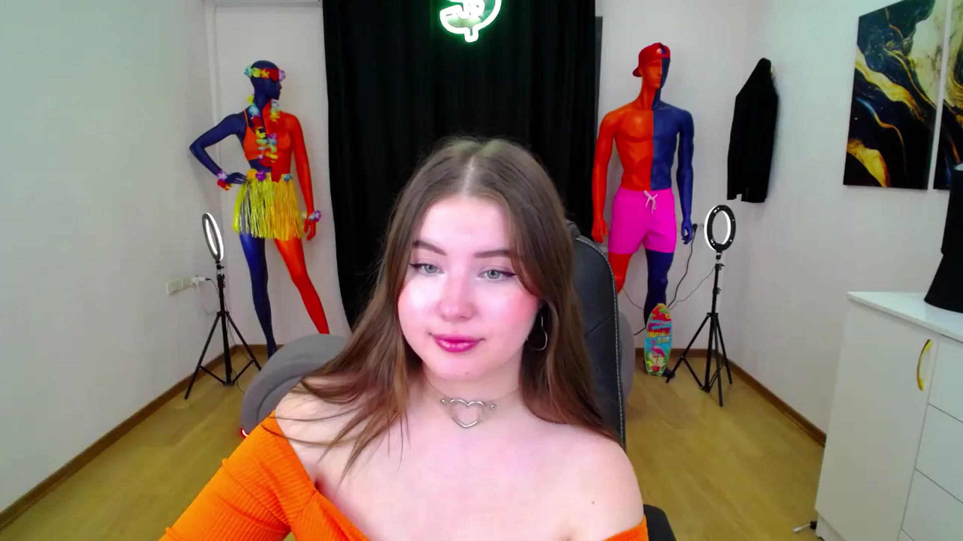Gallery image thumbnail from AdmireMyEyes's myfreecams stream on, 10/11/2024, 12:40 image 12 of 20