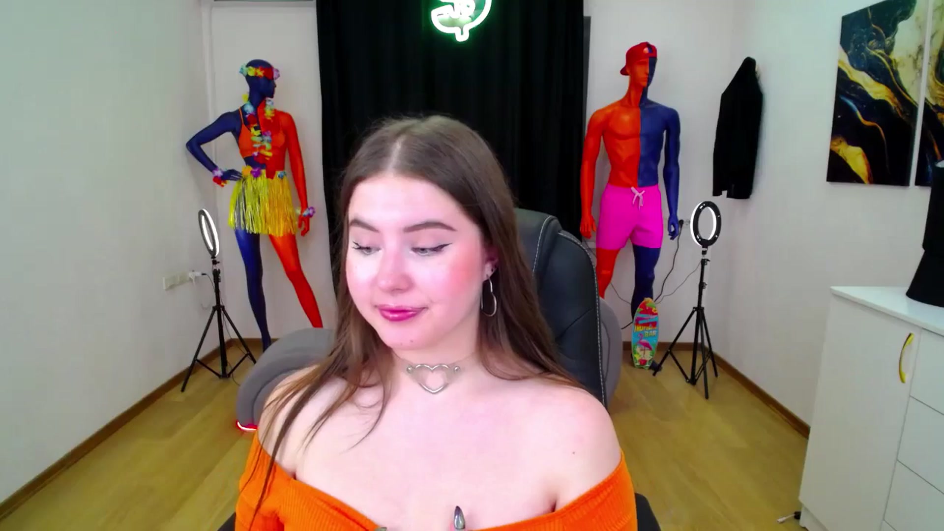 Gallery image thumbnail from AdmireMyEyes's myfreecams stream on, 10/11/2024, 12:40 image 11 of 20