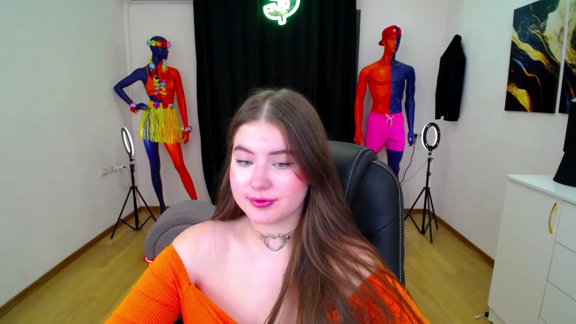 Gallery image thumbnail from AdmireMyEyes's myfreecams stream on, 10/11/2024, 12:40 image 19 of 20