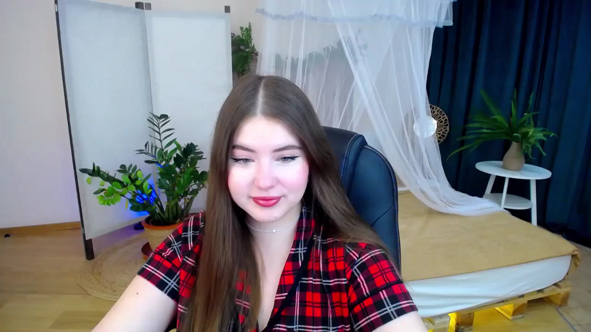 Gallery image thumbnail from AdmireMyEyes's myfreecams stream on, 10/14/2024, 19:05 image 8 of 20