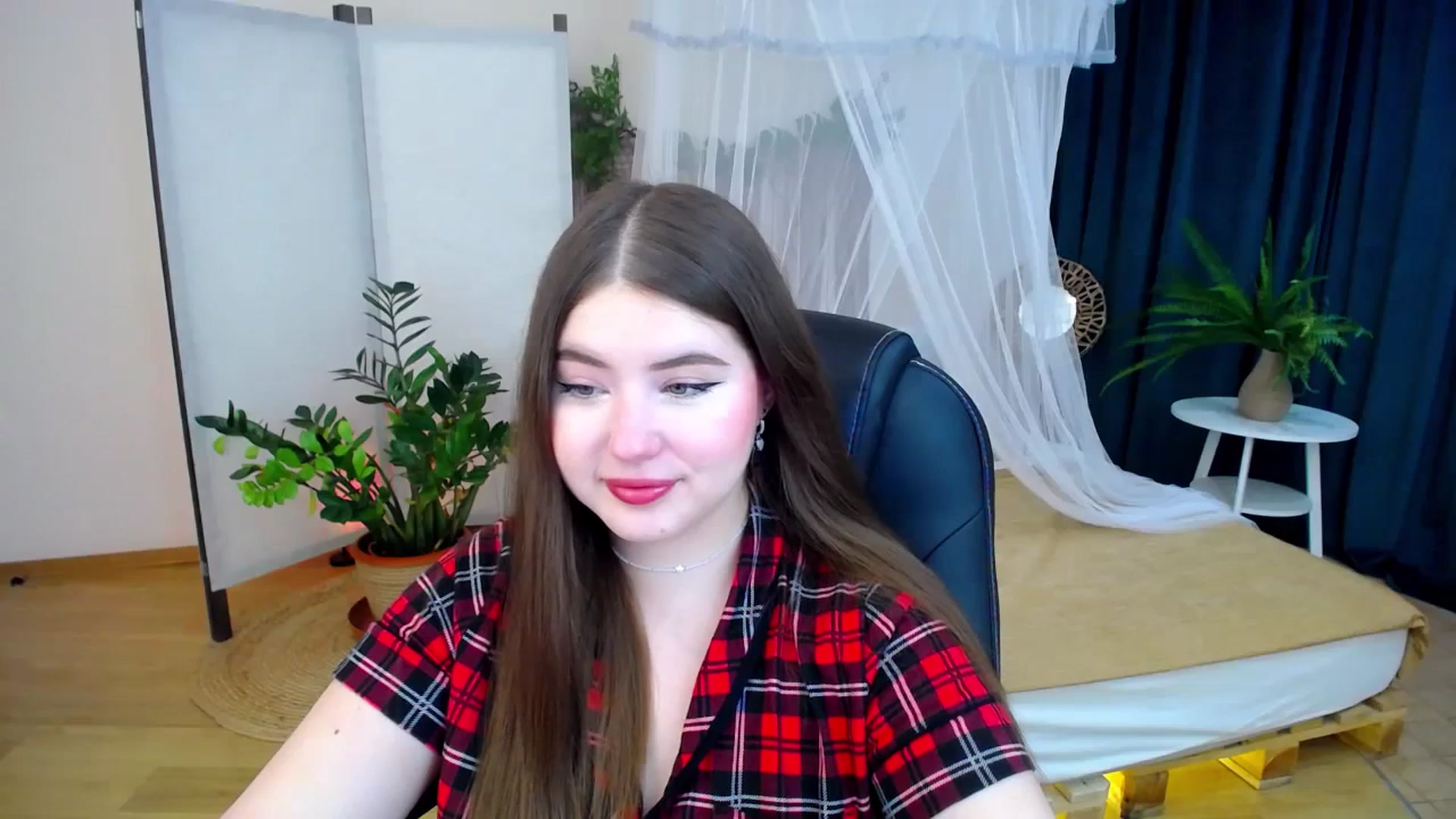 Gallery image thumbnail from AdmireMyEyes's myfreecams stream on, 10/14/2024, 19:05 image 2 of 20