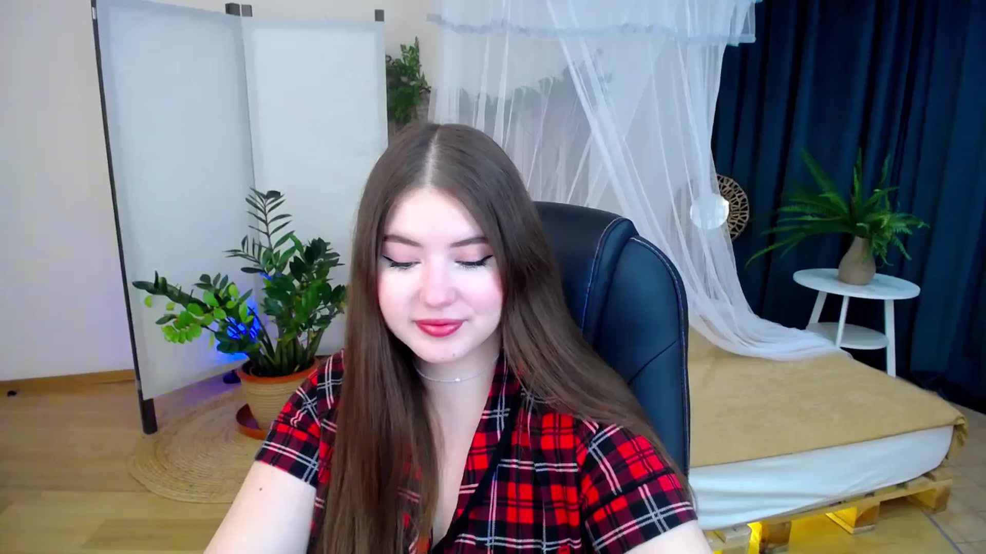Gallery image thumbnail from AdmireMyEyes's myfreecams stream on, 10/14/2024, 19:05 image 7 of 20