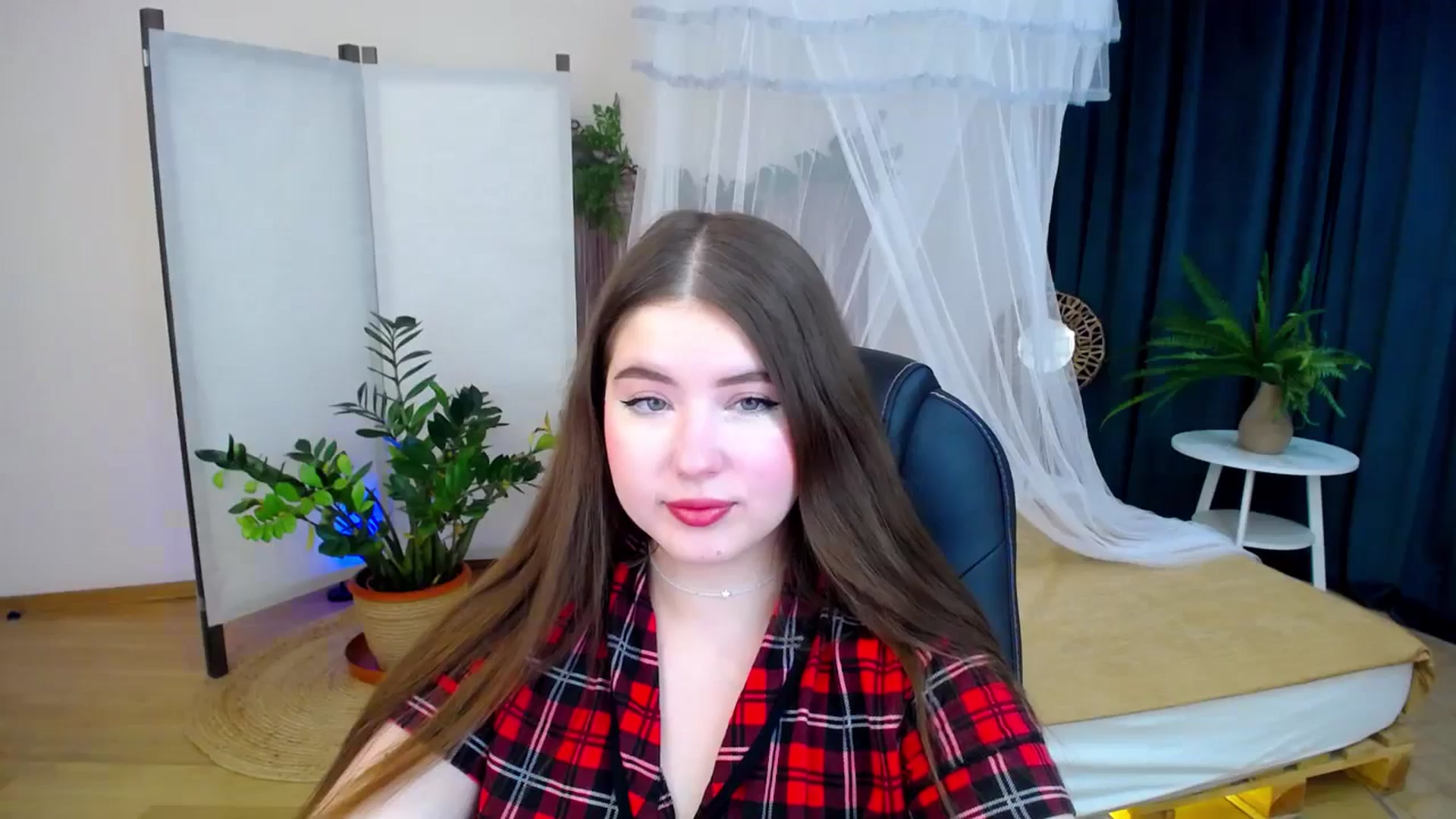 Gallery image thumbnail from AdmireMyEyes's myfreecams stream on, 10/14/2024, 19:46 image 2 of 20