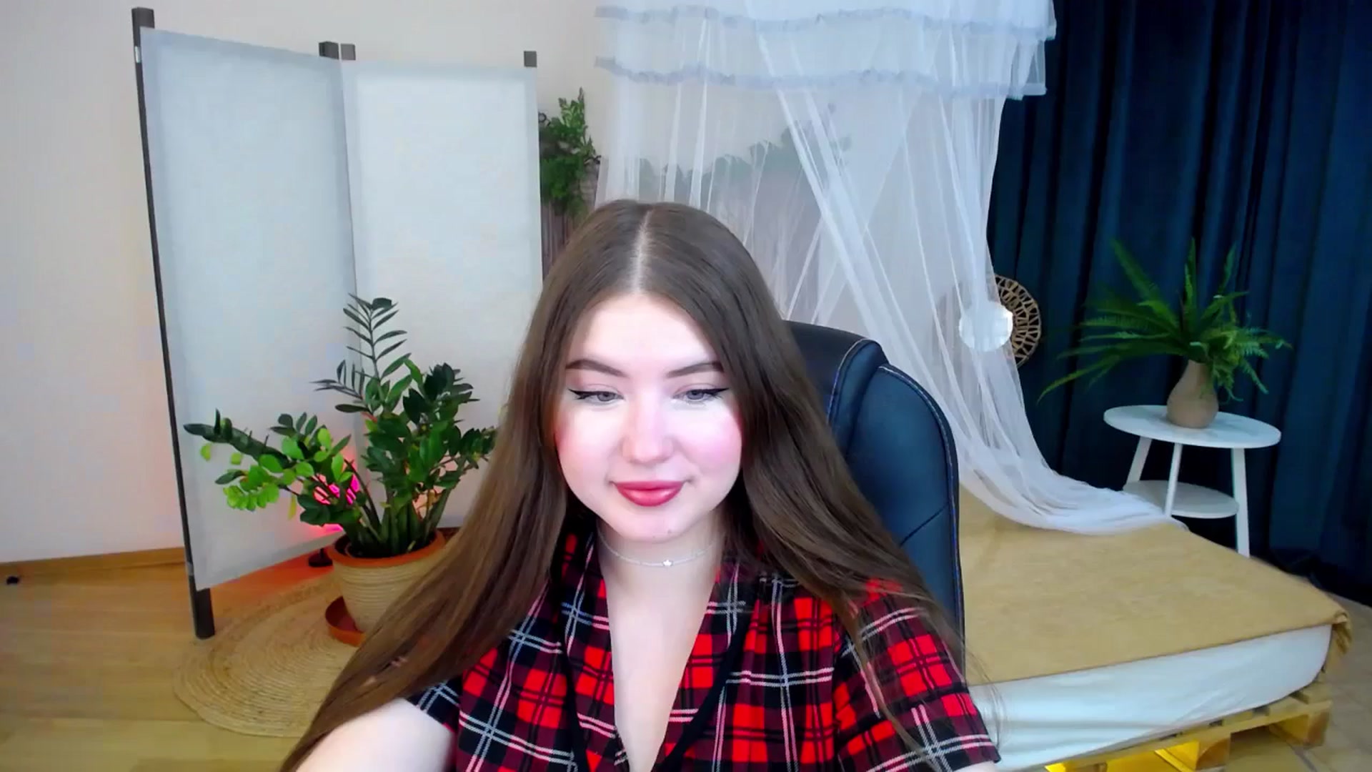 Gallery image thumbnail from AdmireMyEyes's myfreecams stream on, 10/14/2024, 19:46 image 1 of 20