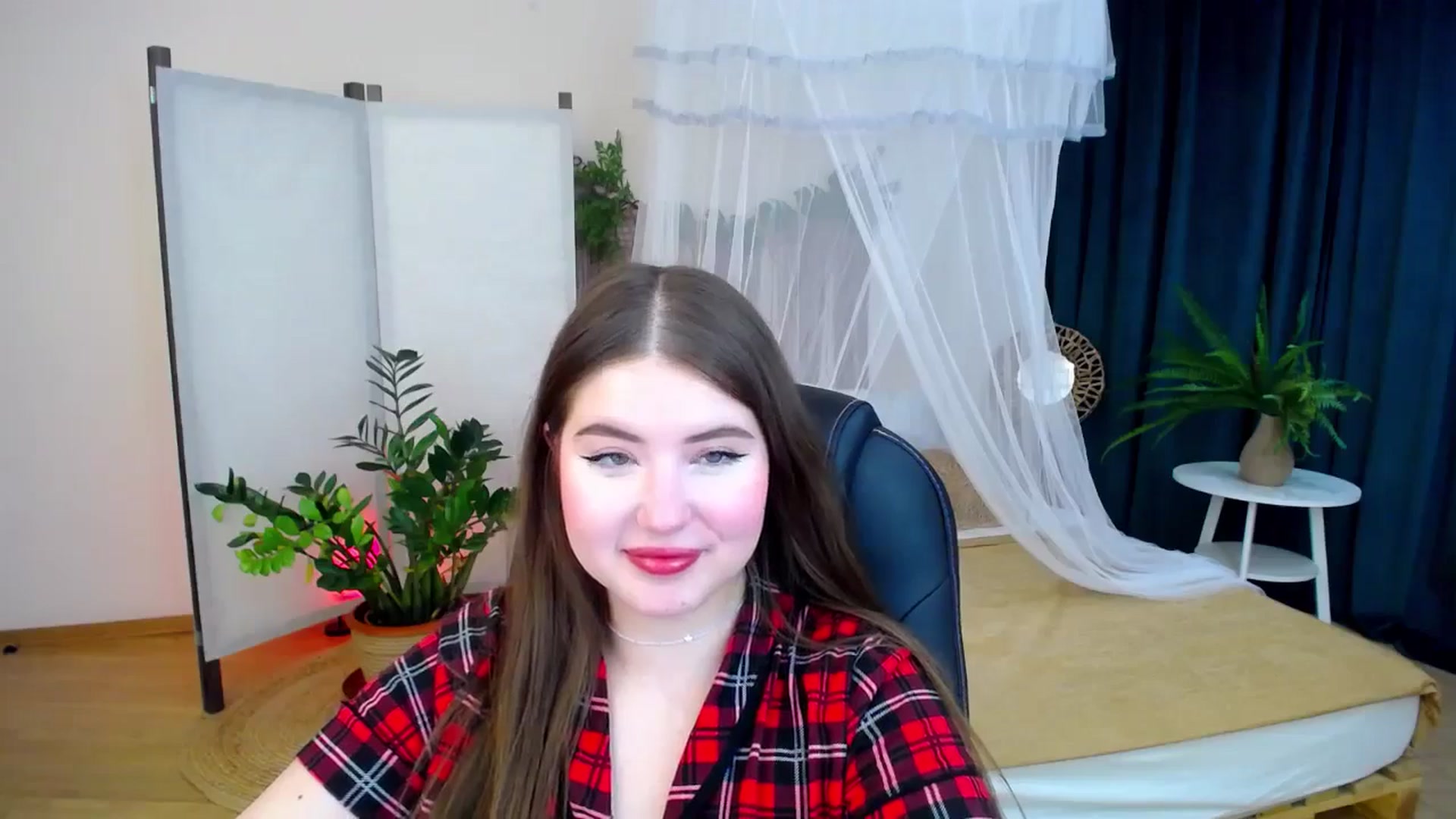 Gallery image thumbnail from AdmireMyEyes's myfreecams stream on, 10/14/2024, 19:46 image 19 of 20