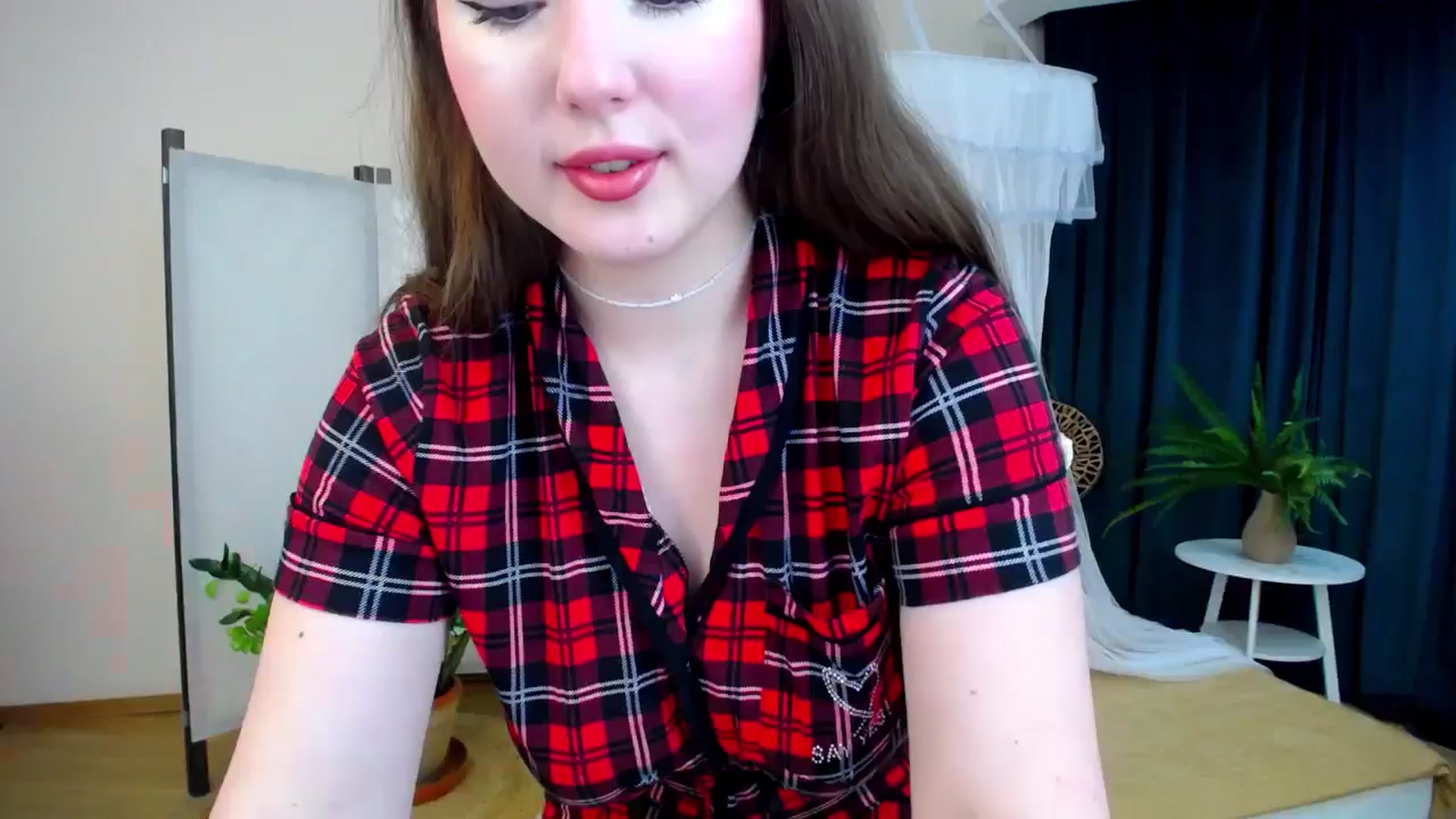 Gallery image thumbnail from AdmireMyEyes's myfreecams stream on, 10/14/2024, 19:46 image 10 of 20