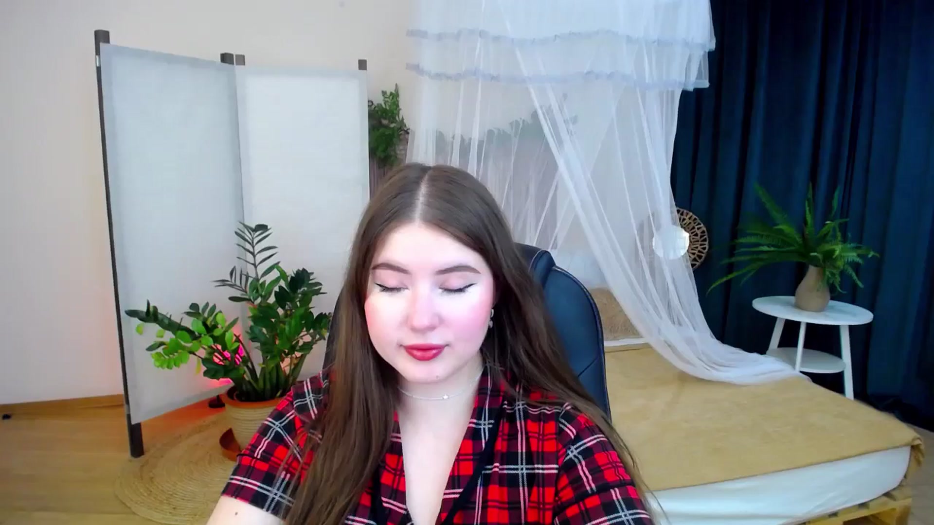 Gallery image thumbnail from AdmireMyEyes's myfreecams stream on, 10/14/2024, 19:46 image 18 of 20
