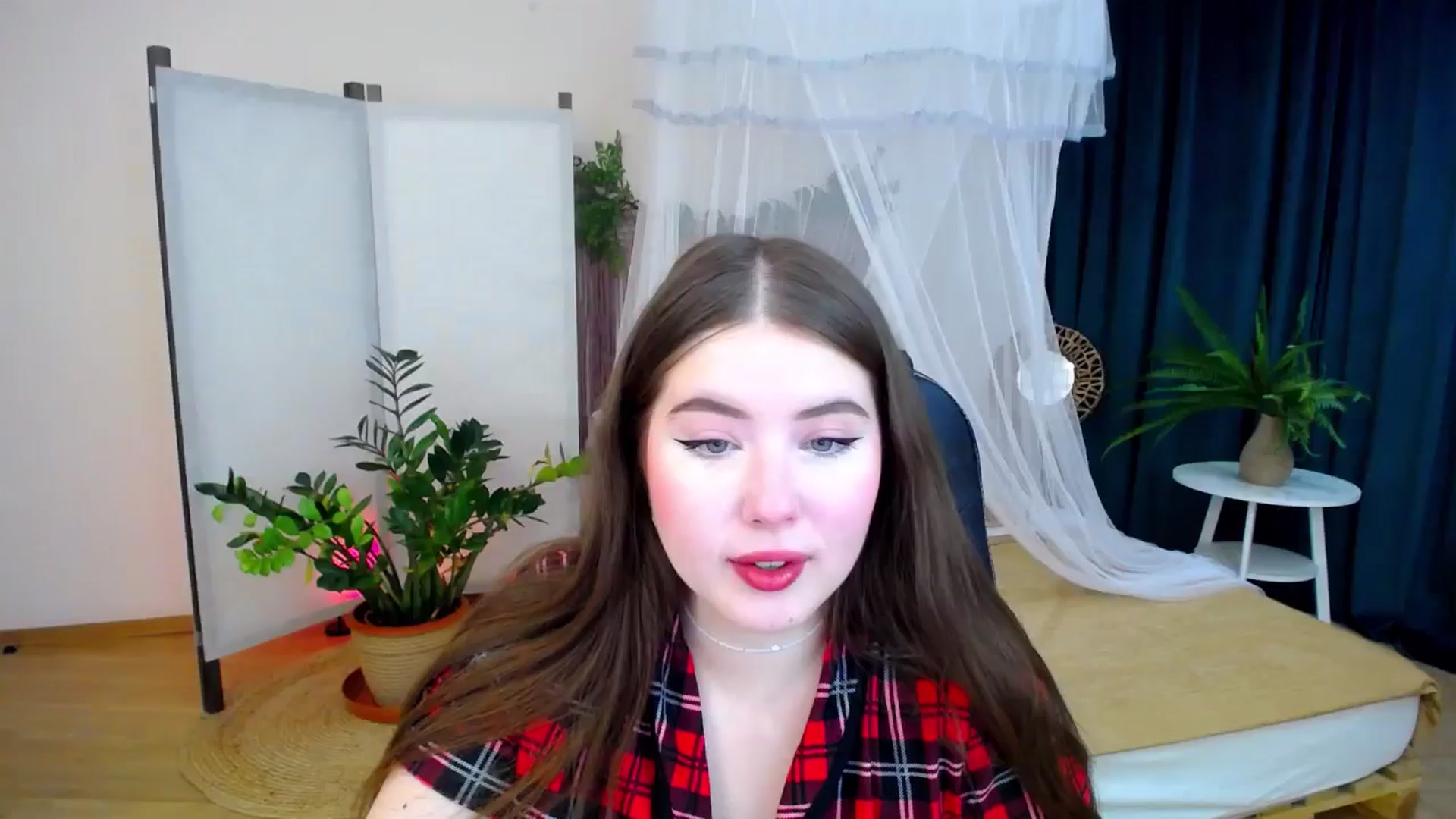 Gallery image thumbnail from AdmireMyEyes's myfreecams stream on, 10/14/2024, 19:46 image 16 of 20
