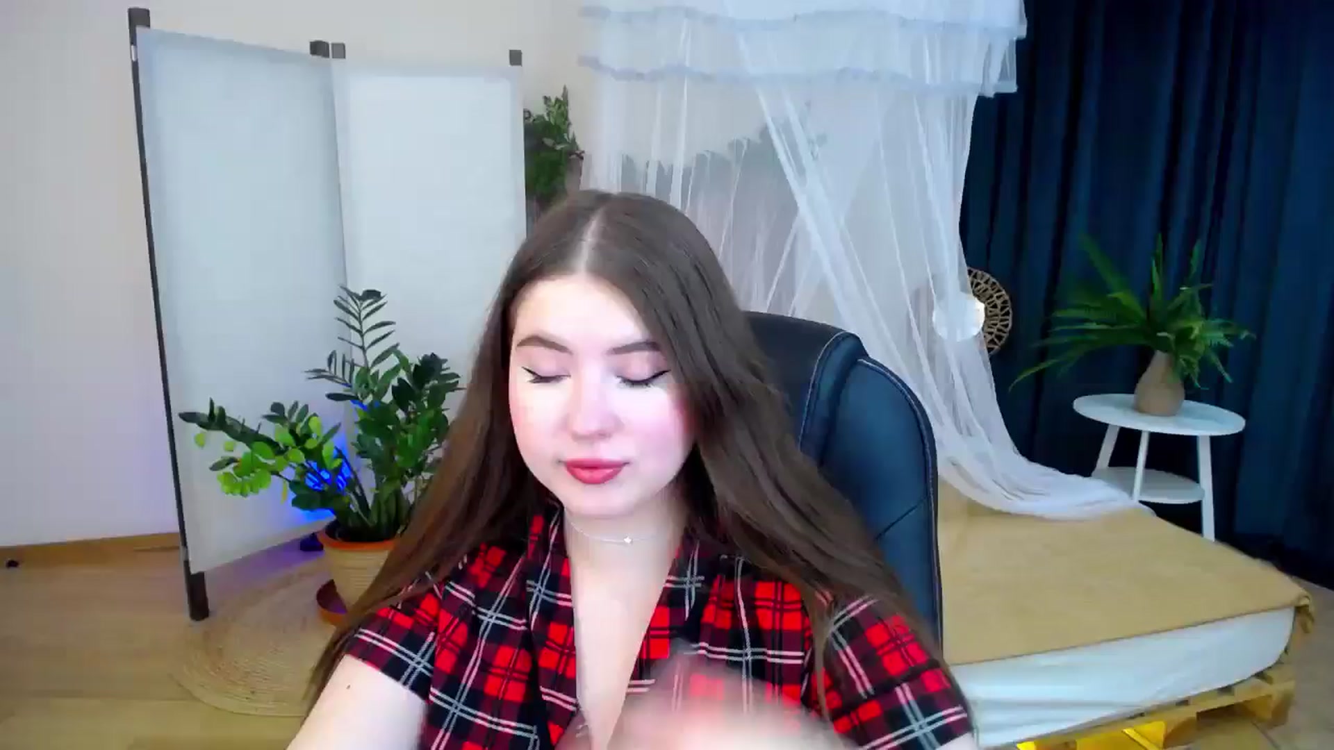 Gallery image thumbnail from AdmireMyEyes's myfreecams stream on, 10/14/2024, 19:46 image 3 of 20