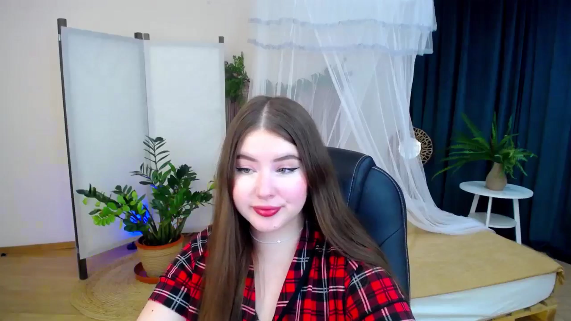 Gallery image thumbnail from AdmireMyEyes's myfreecams stream on, 10/14/2024, 20:32 image 12 of 20
