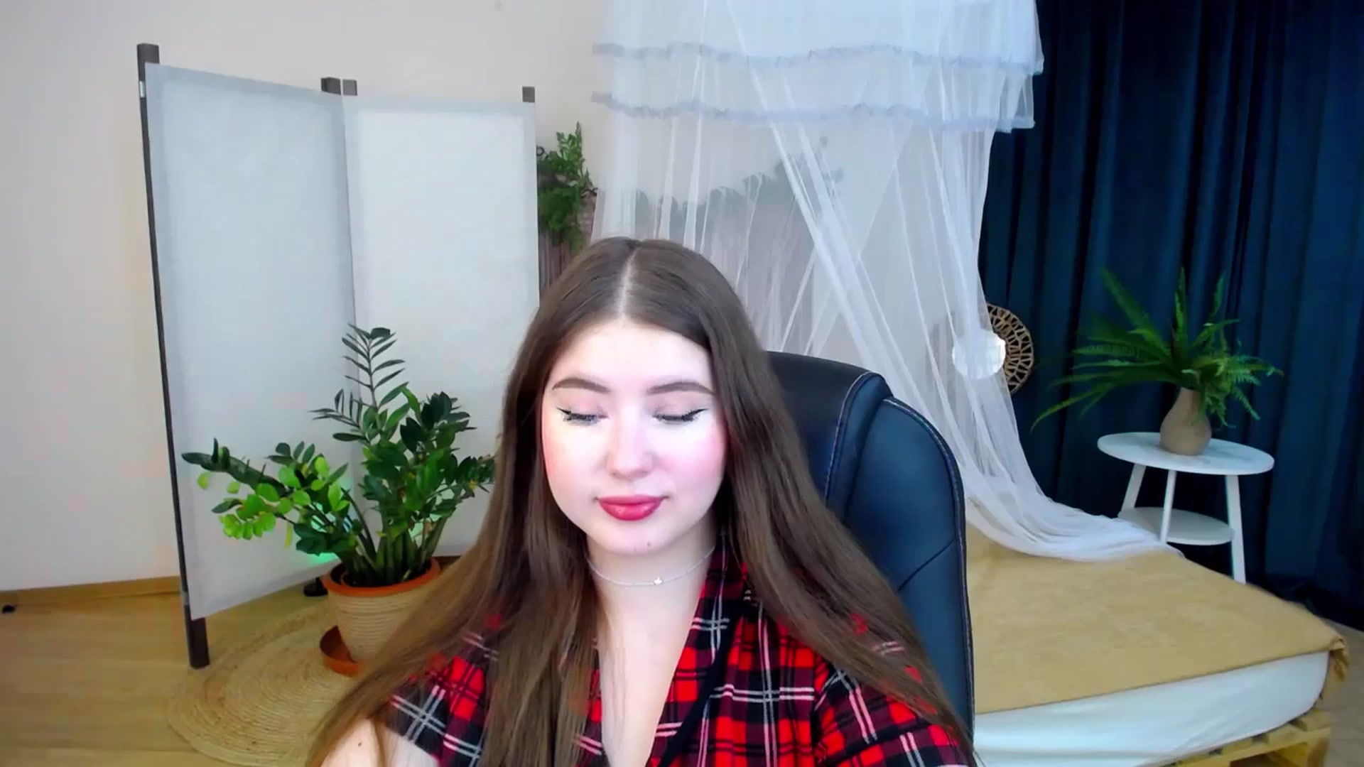 Gallery image thumbnail from AdmireMyEyes's myfreecams stream on, 10/14/2024, 20:32 image 15 of 20