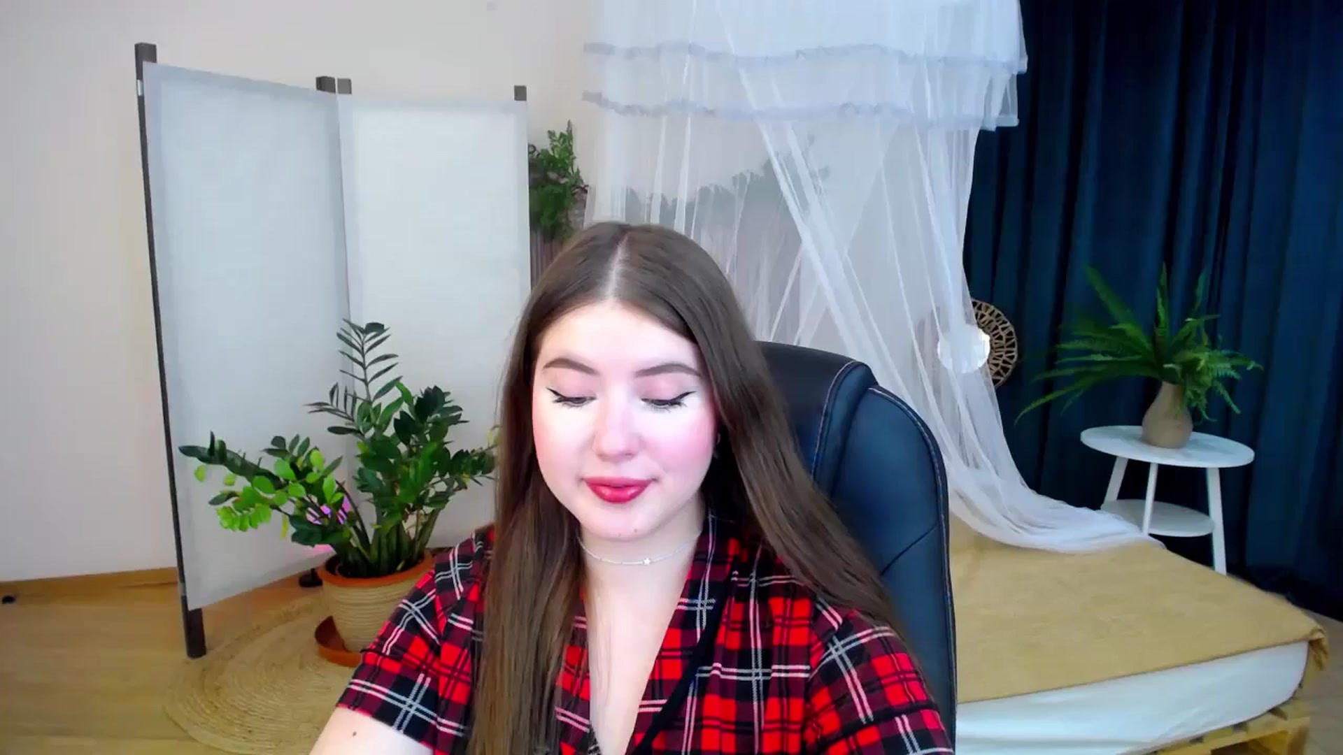 Gallery image thumbnail from AdmireMyEyes's myfreecams stream on, 10/14/2024, 20:32 image 11 of 20