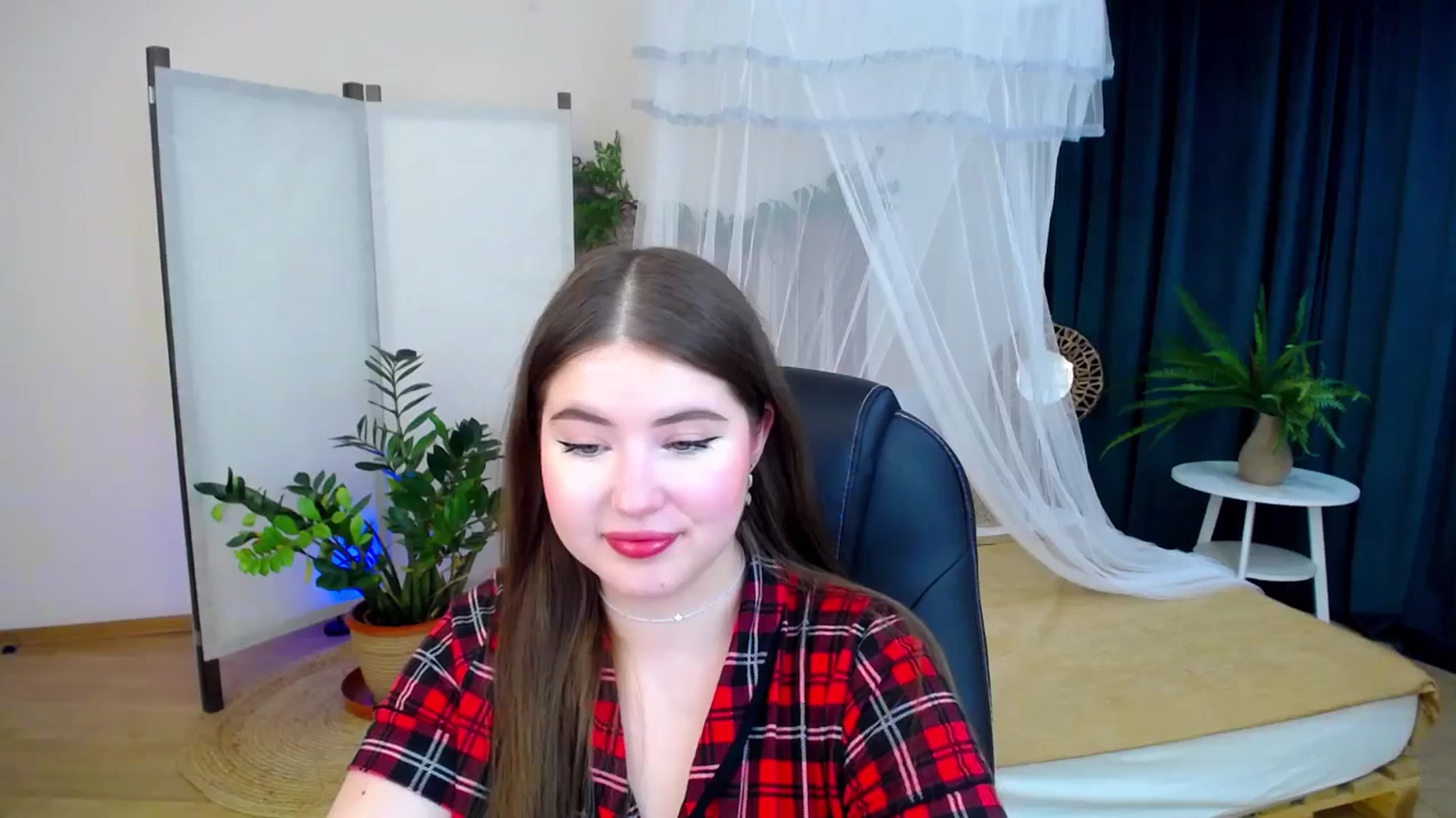 Gallery image thumbnail from AdmireMyEyes's myfreecams stream on, 10/14/2024, 20:32 image 9 of 20
