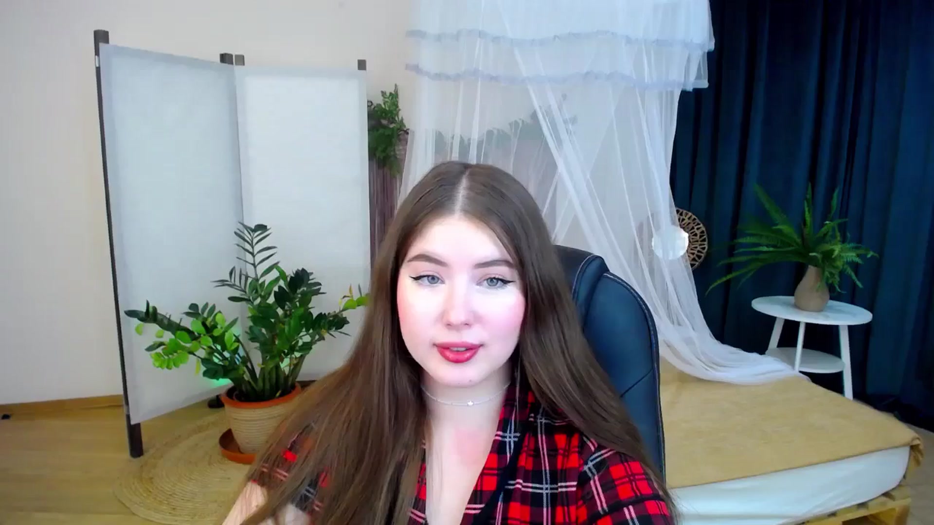Gallery image thumbnail from AdmireMyEyes's myfreecams stream on, 10/14/2024, 20:32 image 18 of 20