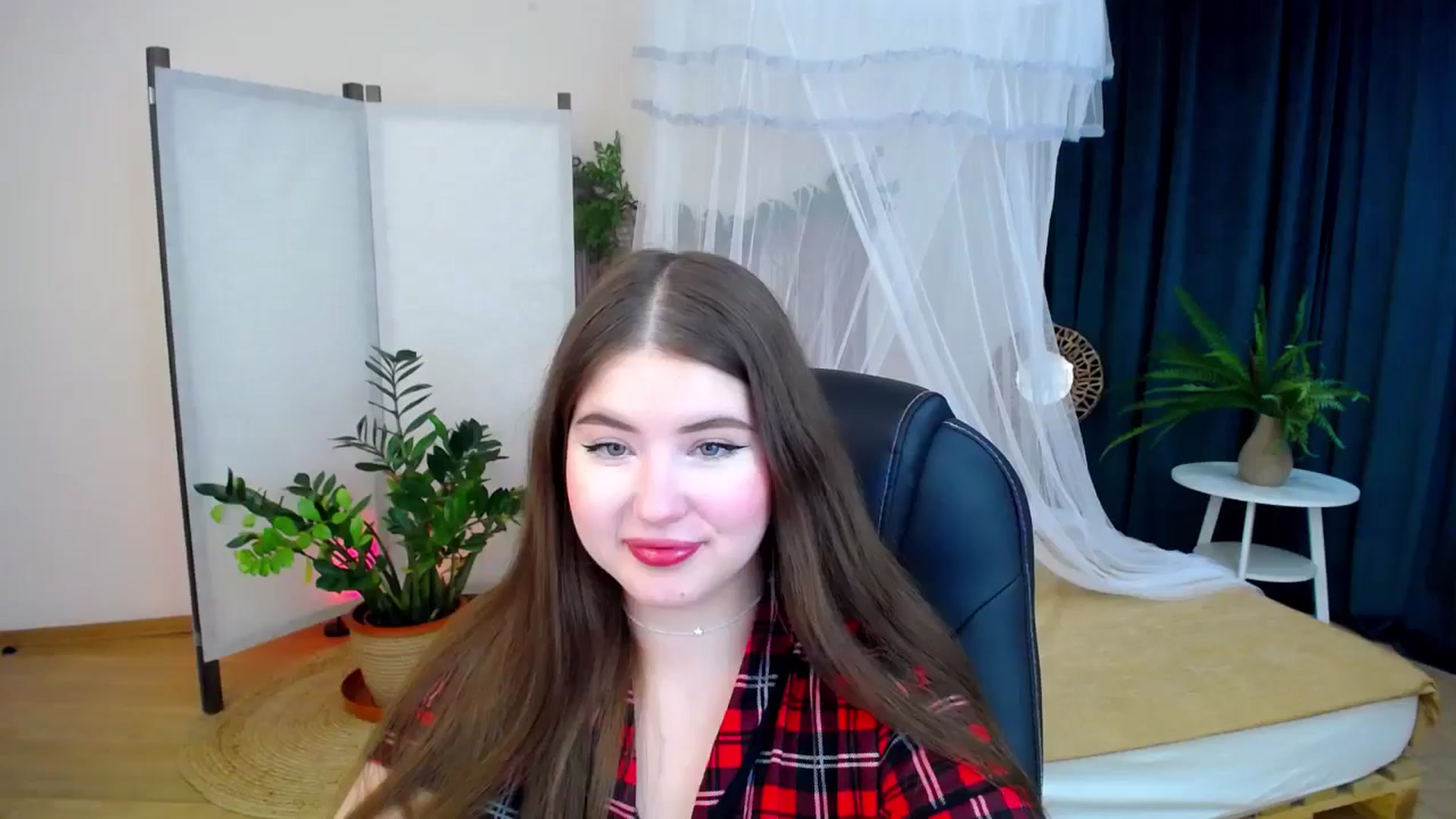 Gallery image thumbnail from AdmireMyEyes's myfreecams stream on, 10/14/2024, 20:32 image 17 of 20