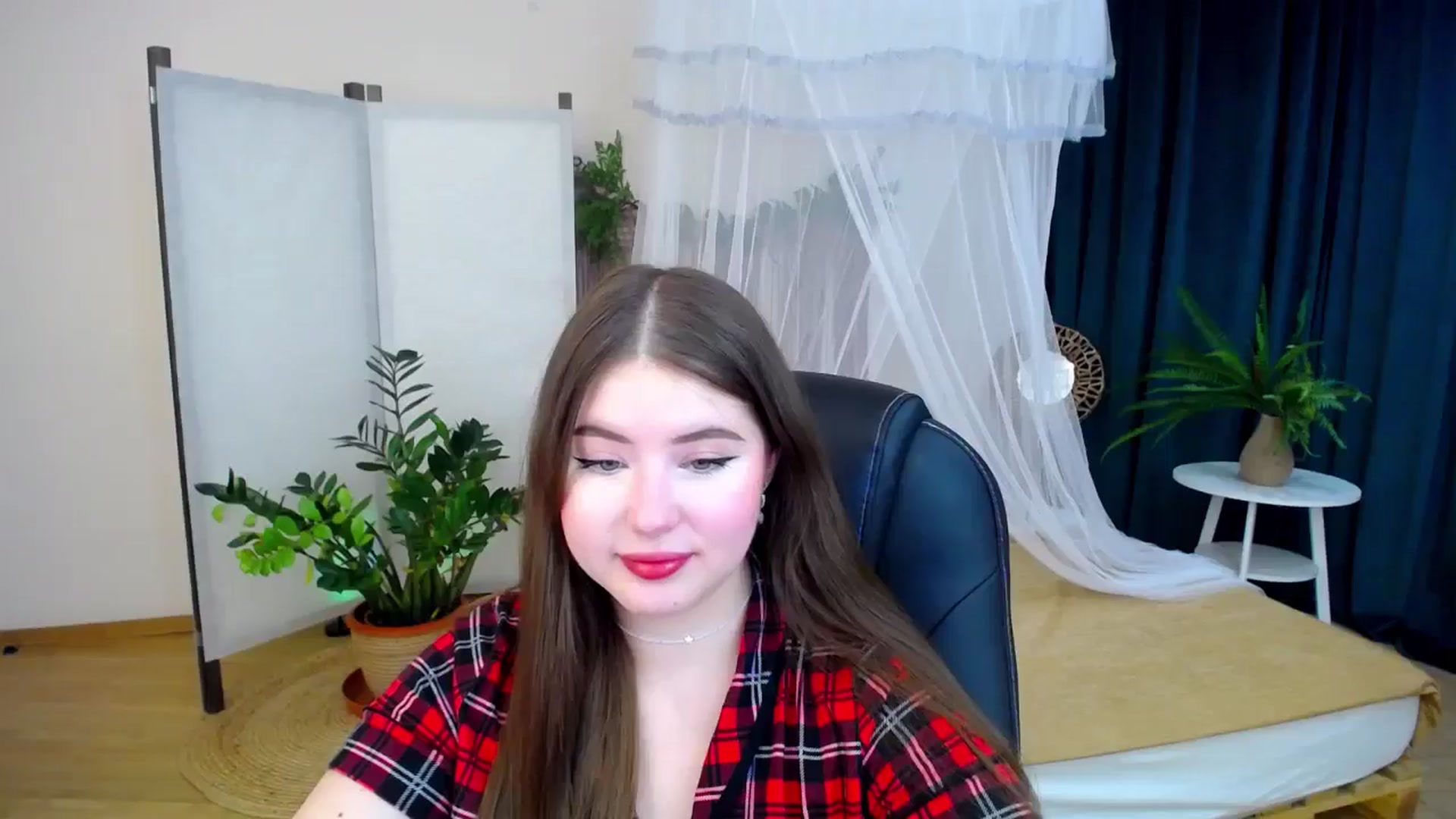 Gallery image thumbnail from AdmireMyEyes's myfreecams stream on, 10/14/2024, 20:32 image 2 of 20