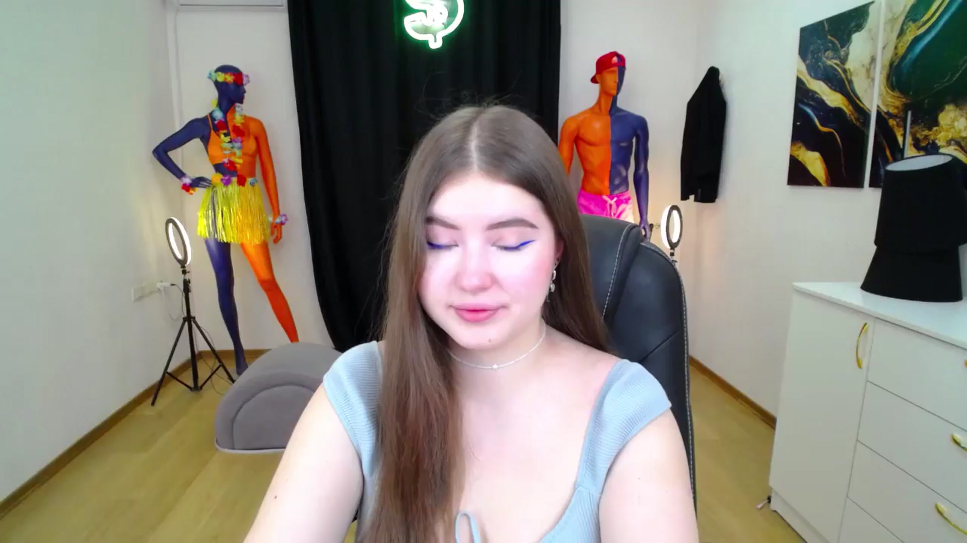 Gallery image thumbnail from AdmireMyEyes's myfreecams stream on, 10/15/2024, 19:17 image 1 of 20