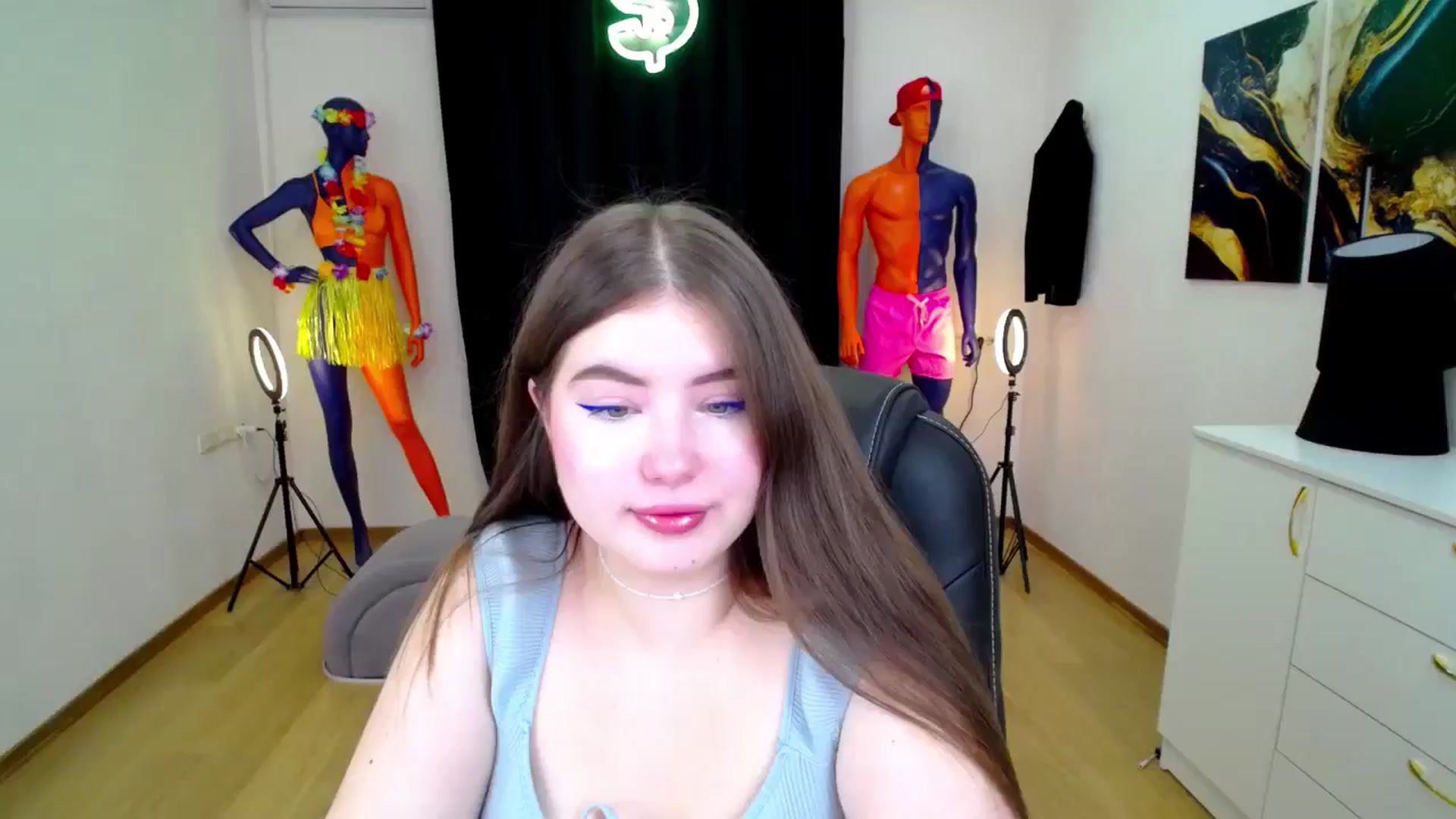 Gallery image thumbnail from AdmireMyEyes's myfreecams stream on, 10/15/2024, 19:17 image 6 of 20