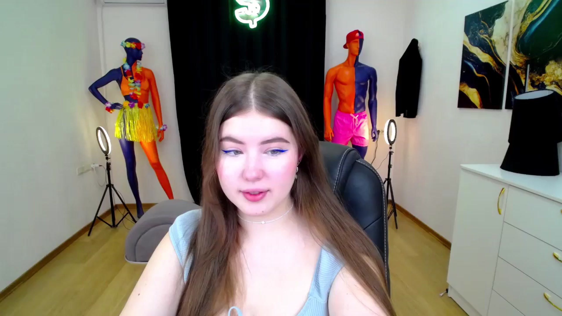 Gallery image thumbnail from AdmireMyEyes's myfreecams stream on, 10/15/2024, 19:17 image 3 of 20