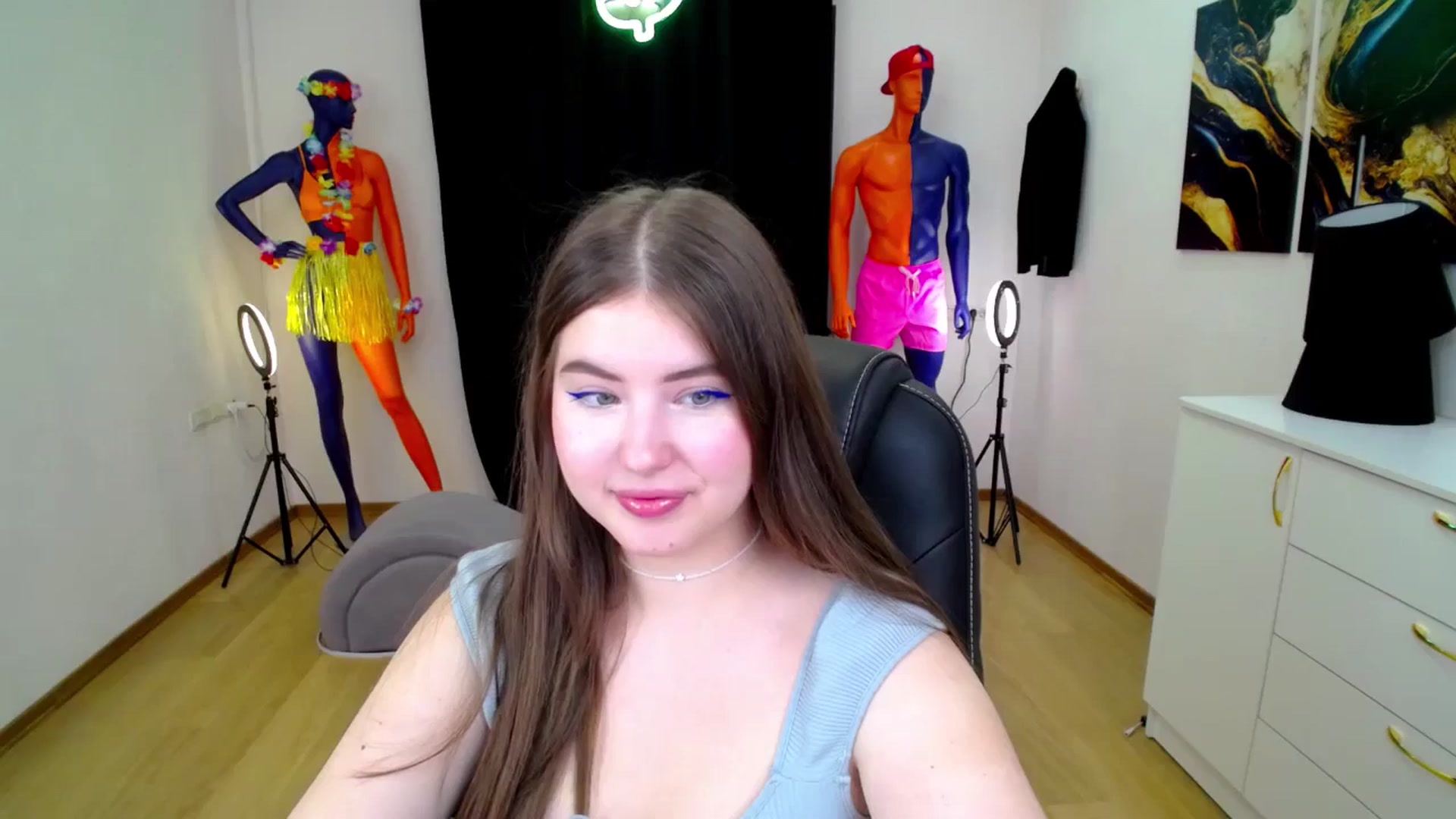 Gallery image thumbnail from AdmireMyEyes's myfreecams stream on, 10/15/2024, 23:25 image 10 of 20