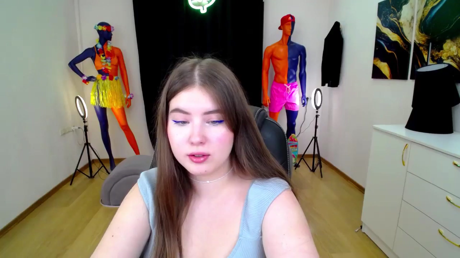 Gallery image thumbnail from AdmireMyEyes's myfreecams stream on, 10/15/2024, 23:25 image 4 of 20