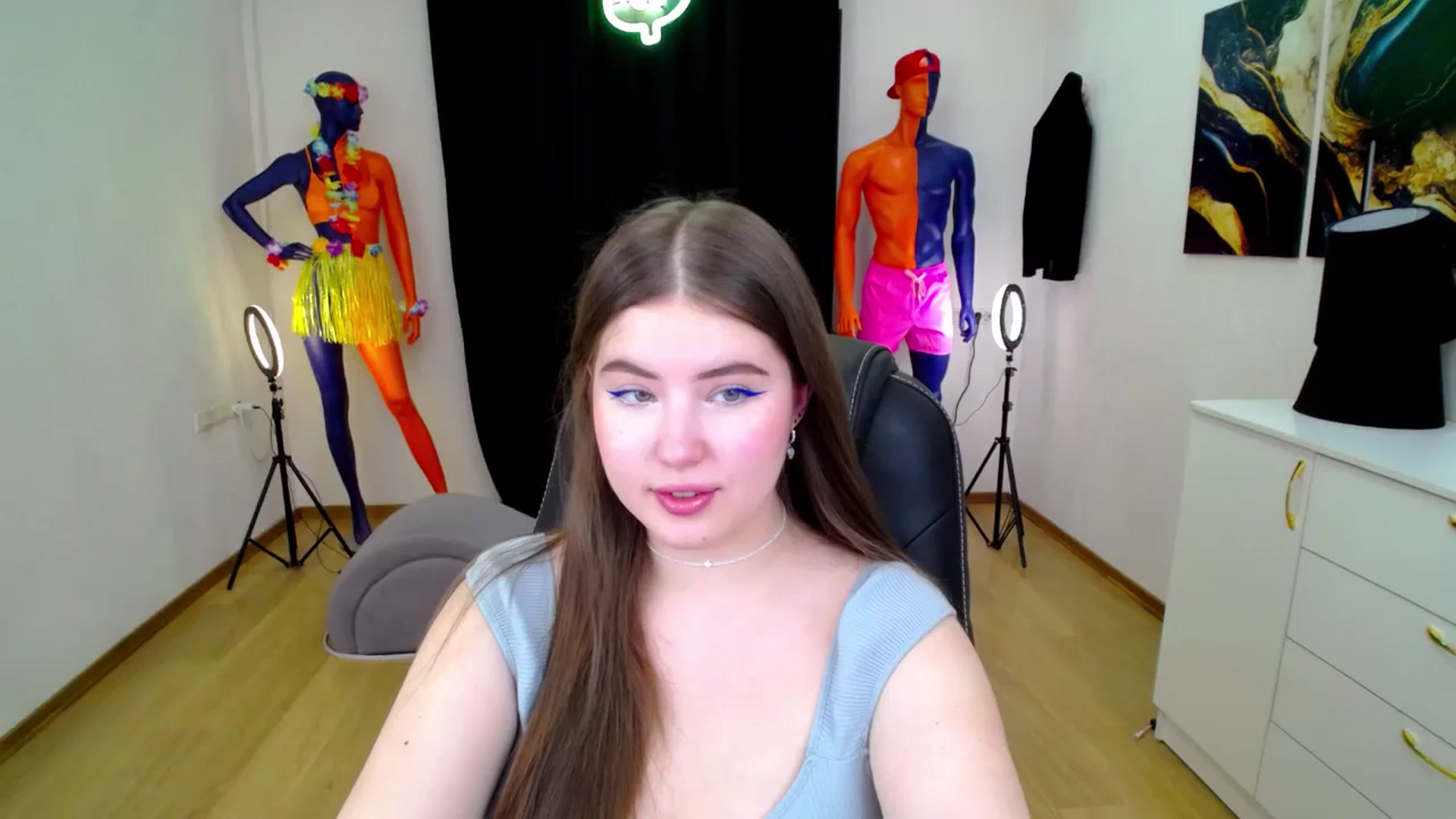 Gallery image thumbnail from AdmireMyEyes's myfreecams stream on, 10/15/2024, 23:25 image 19 of 20