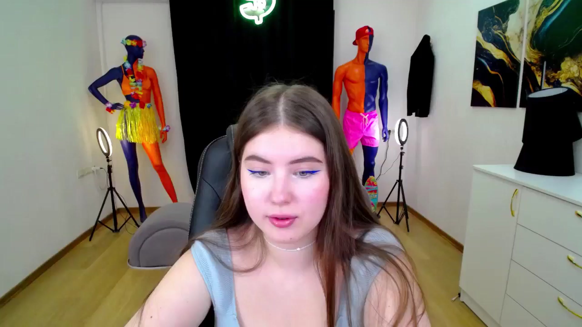Gallery image thumbnail from AdmireMyEyes's myfreecams stream on, 10/15/2024, 23:44 image 15 of 20