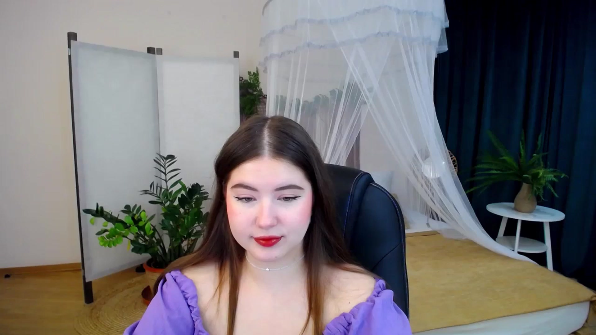 Gallery image thumbnail from AdmireMyEyes's myfreecams stream on, 10/16/2024, 18:55 image 15 of 20
