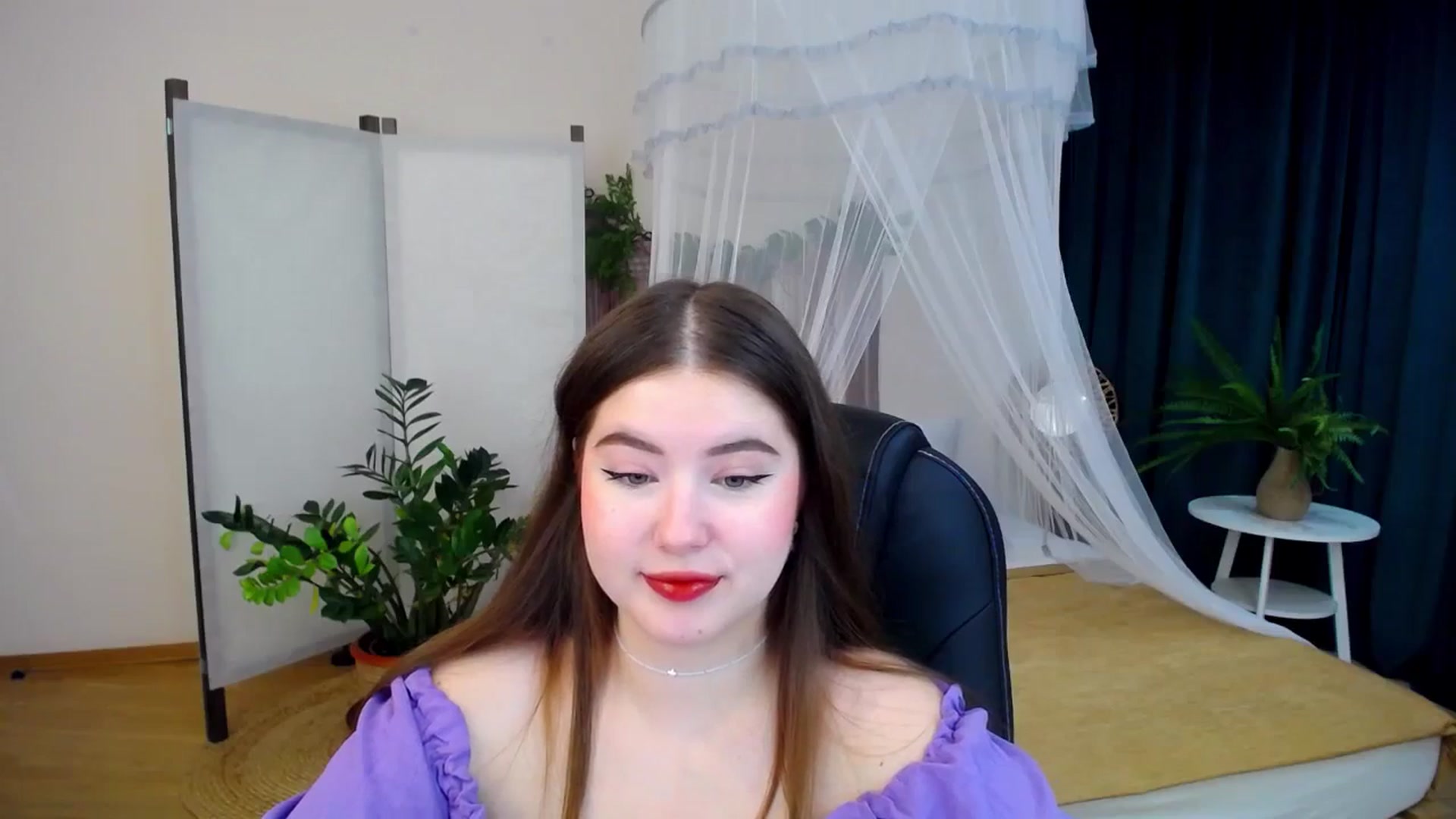 Gallery image thumbnail from AdmireMyEyes's myfreecams stream on, 10/16/2024, 18:55 image 13 of 20