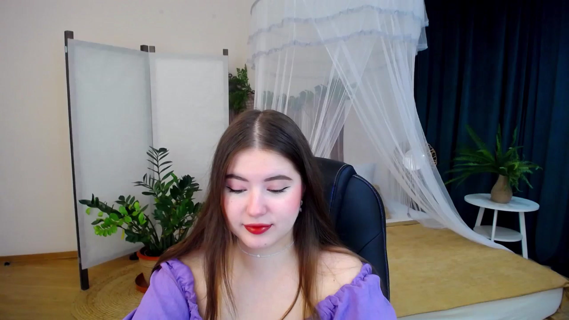 Gallery image thumbnail from AdmireMyEyes's myfreecams stream on, 10/16/2024, 18:55 image 6 of 20
