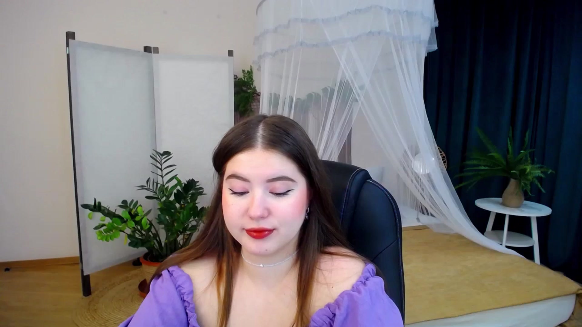 Gallery image thumbnail from AdmireMyEyes's myfreecams stream on, 10/16/2024, 18:55 image 8 of 20